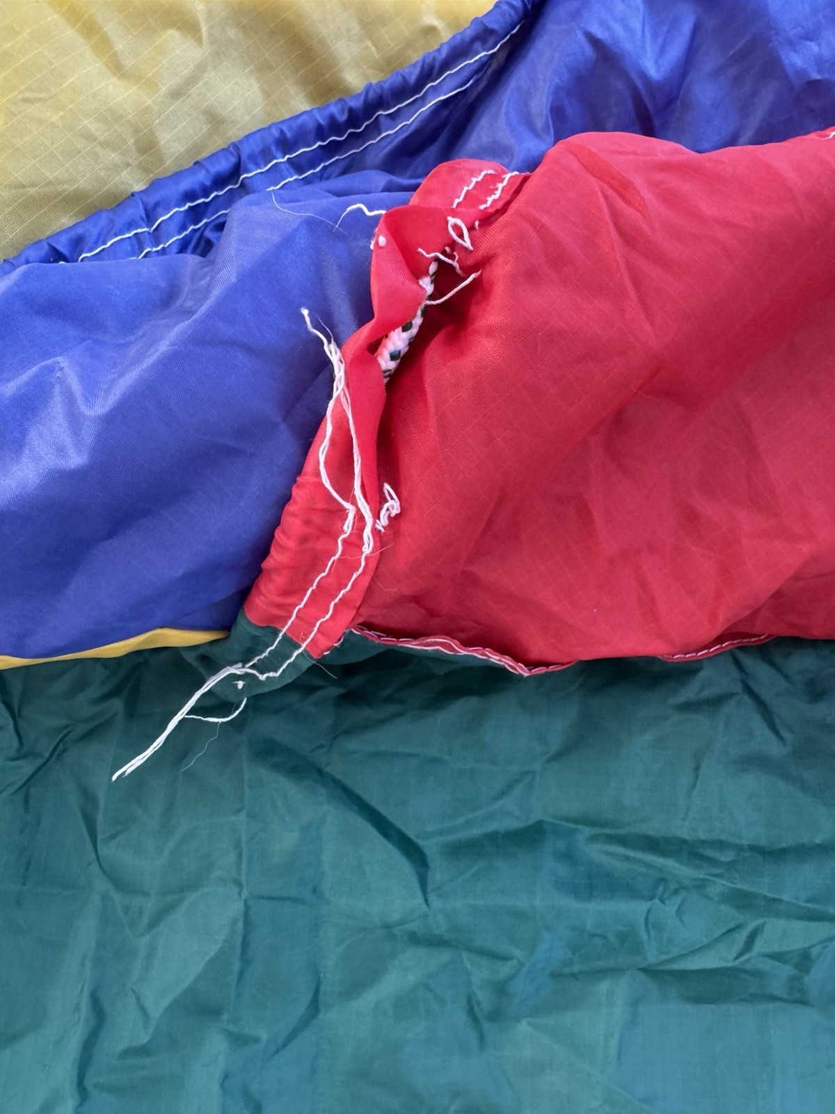 KINDERSCHOOL PLAYGROUND ELEMENTARY SOCIAL SKILLS ESSENTIALS RAINBOW PARACHUTE