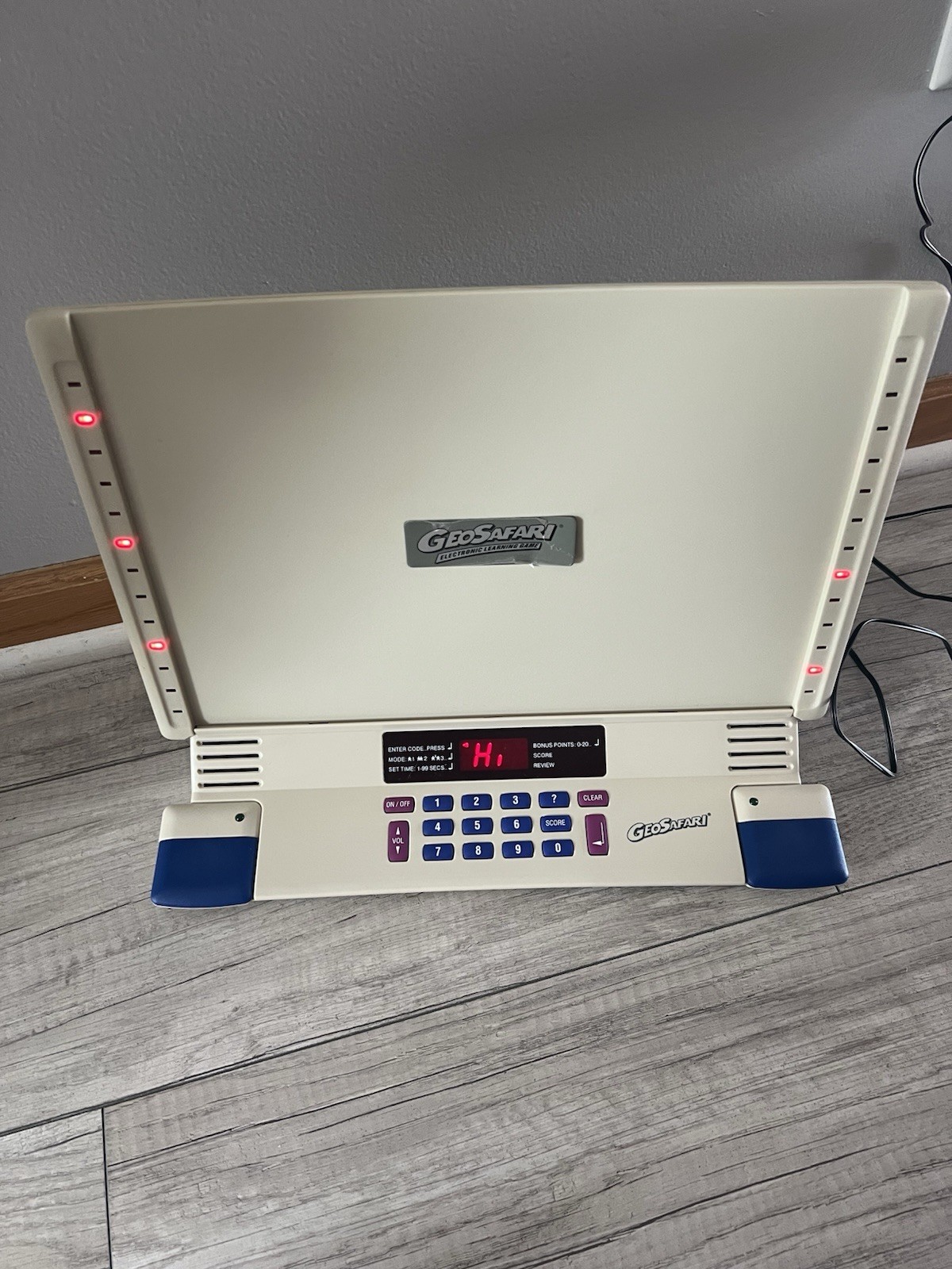 GeoSafari Electronic Learning Game 1995 School Model
