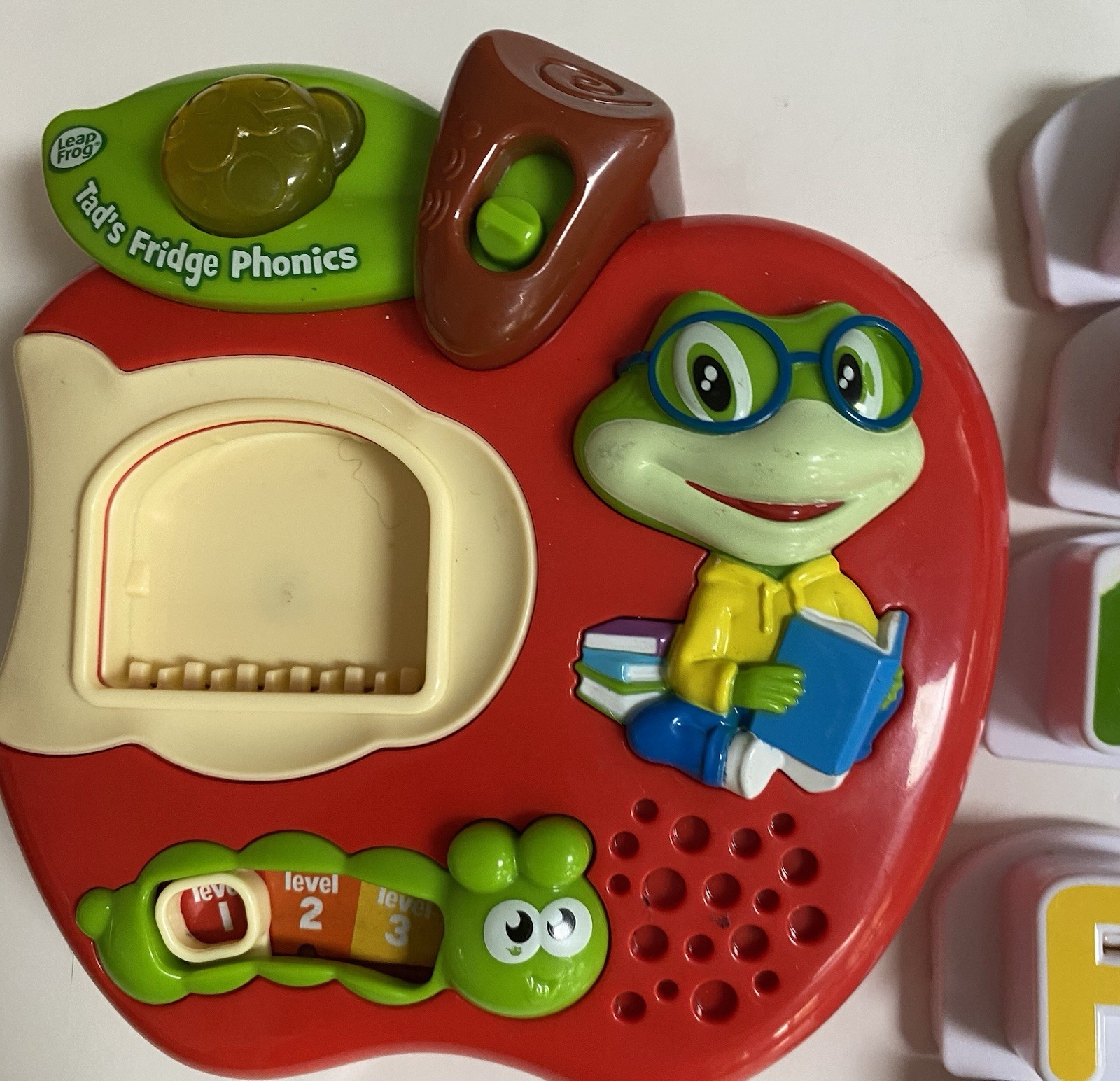 LeapFrog Tad’s Fridge Phonics Teaches Letters and Phonics Magnetic