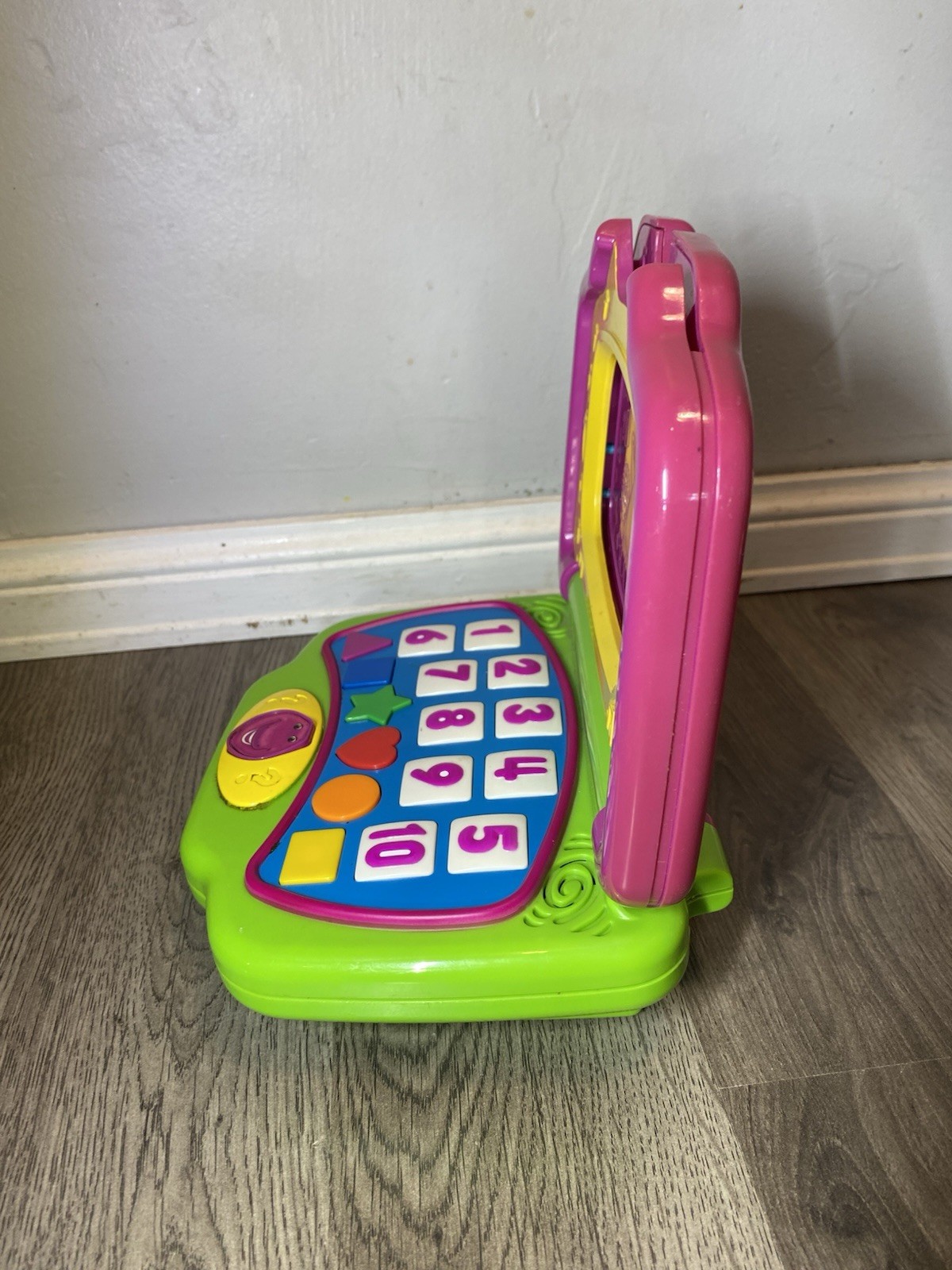 Vintage 2002 Barney and Friends Interactive Laptop With 4 Cartridges Mattel