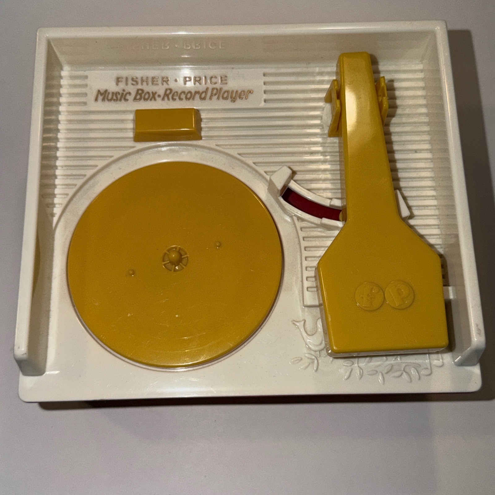 Fisher Price Music Box Record Player Unisex OS Red Excellent Retro Toy 1697