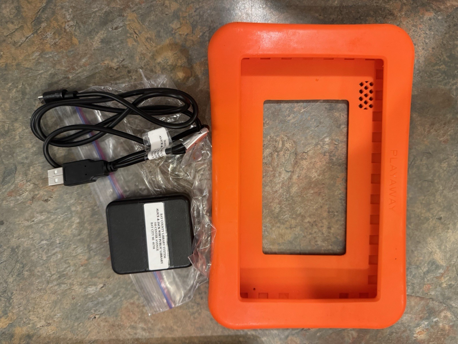 Playaway Launchpad Kids Tablet “Parade of Sounds!” Ages 3+ Orange Cracked screen
