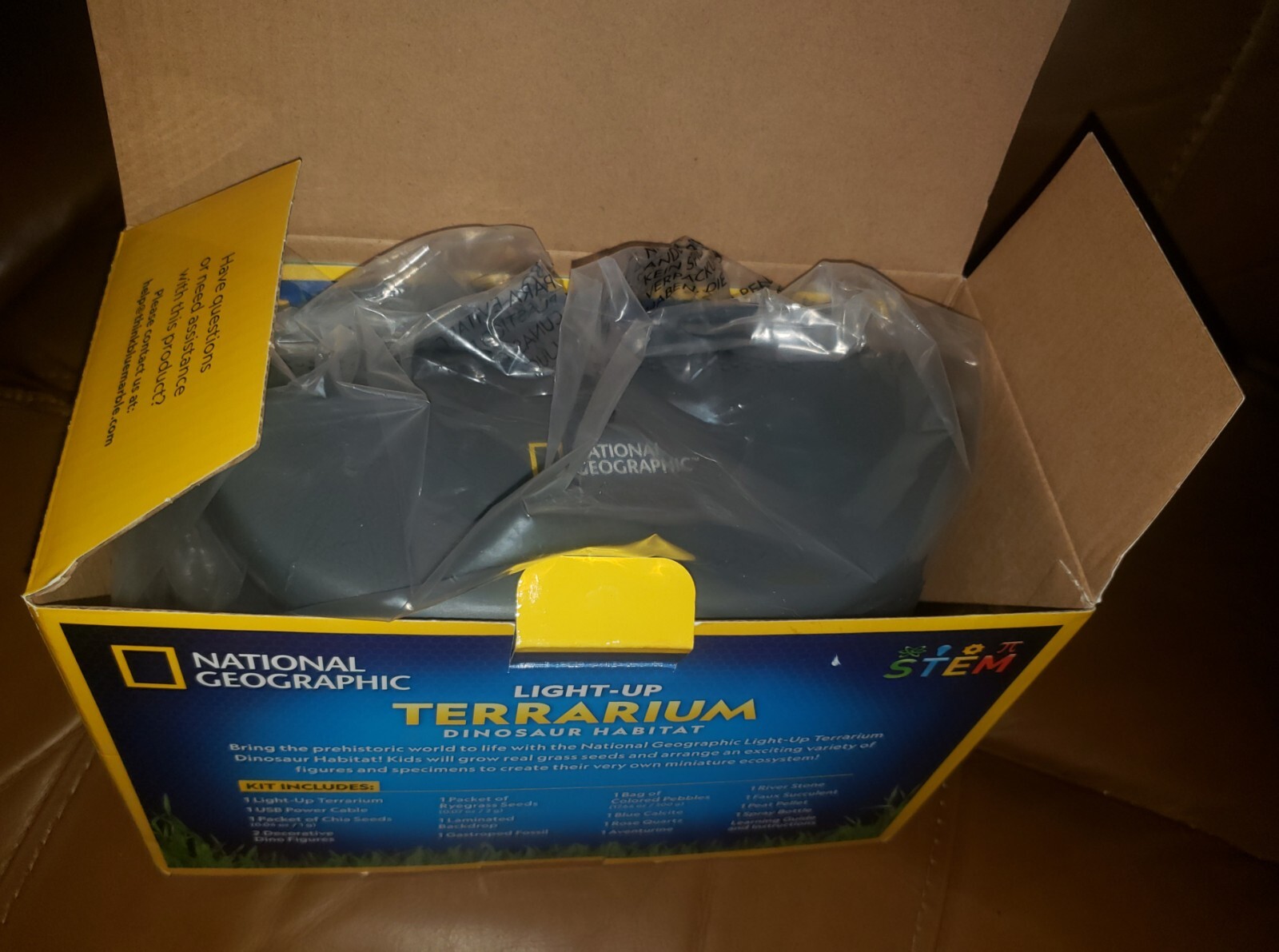 NATIONAL GEOGRAPHIC Light Up Terrarium Kit Dinosaur Habitat STEM Botany NIB