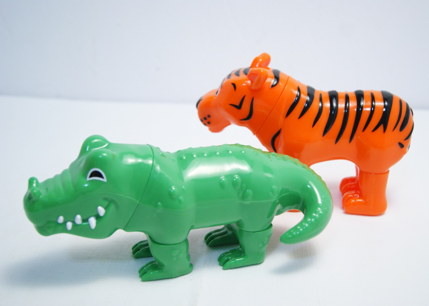 Magnetic Mix Match Animals Lot – Popular Playthings Jungle & Dinosaur Set 32 PCS