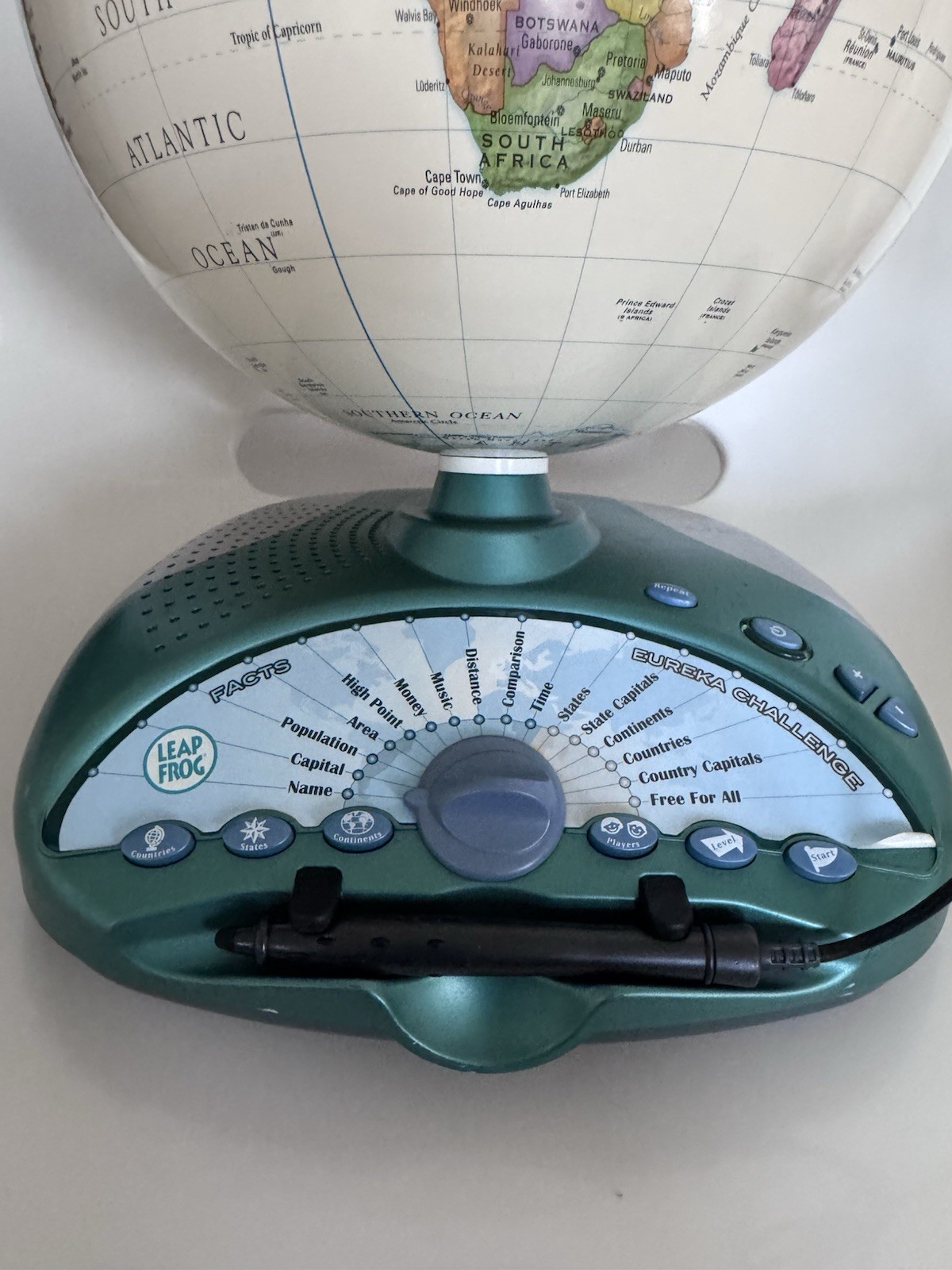 Leap Frog Interactive Talking Smart Globe Eureka Challenge Geography Game Works