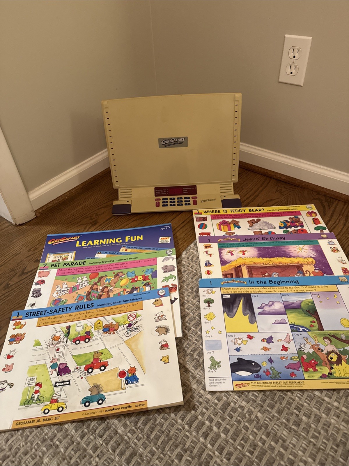 Vintage GeoSafari Electronic Learning Game EI 8865 Tested Works Great w/cards Jr