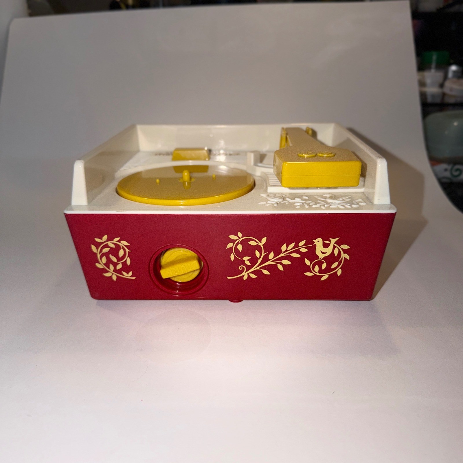 Fisher Price Music Box Record Player Unisex OS Red Excellent Retro Toy 1697