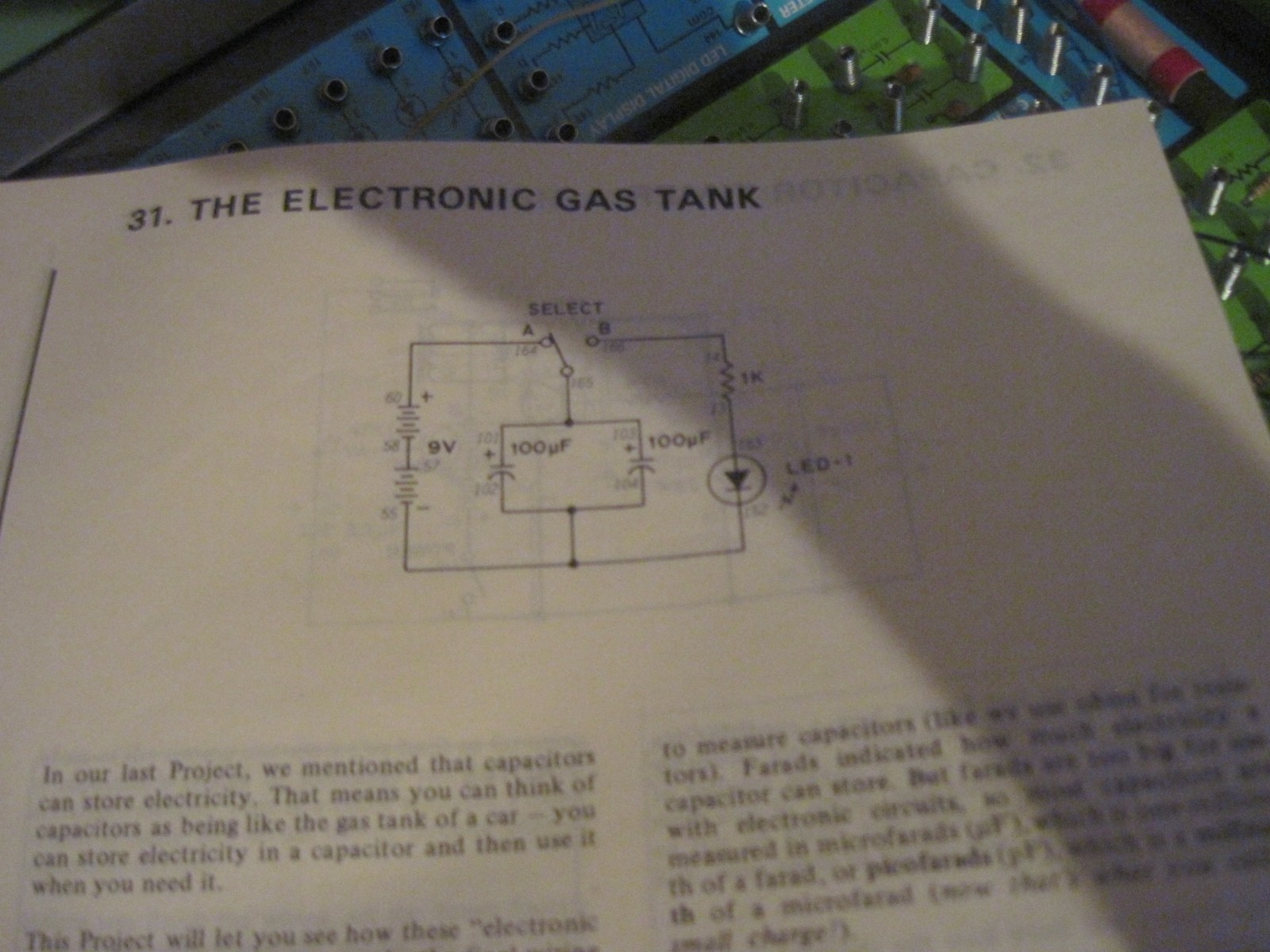 Radio Shack 200 in One Science Fair Electronic Project Lab. Cat. No. 28-265
