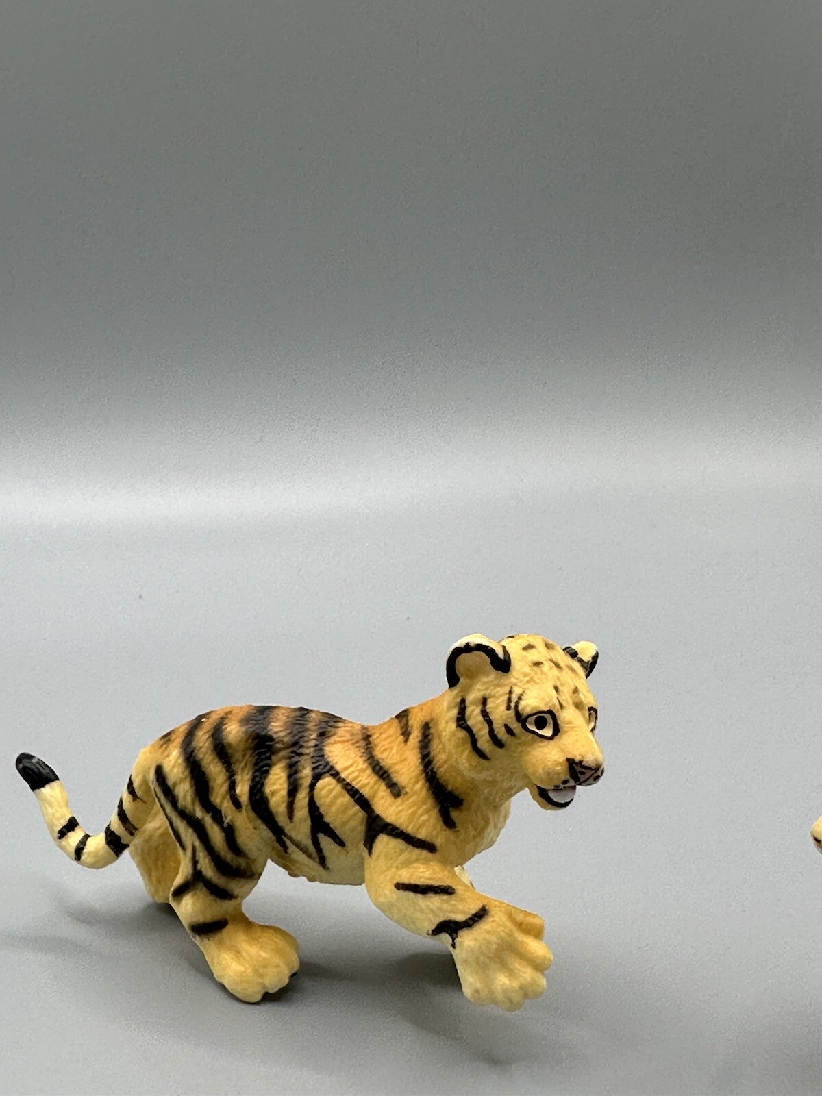 Retired Schleich White Tiger Big Cat And Safari Ltd Lion and Tiger Cub Figures 3