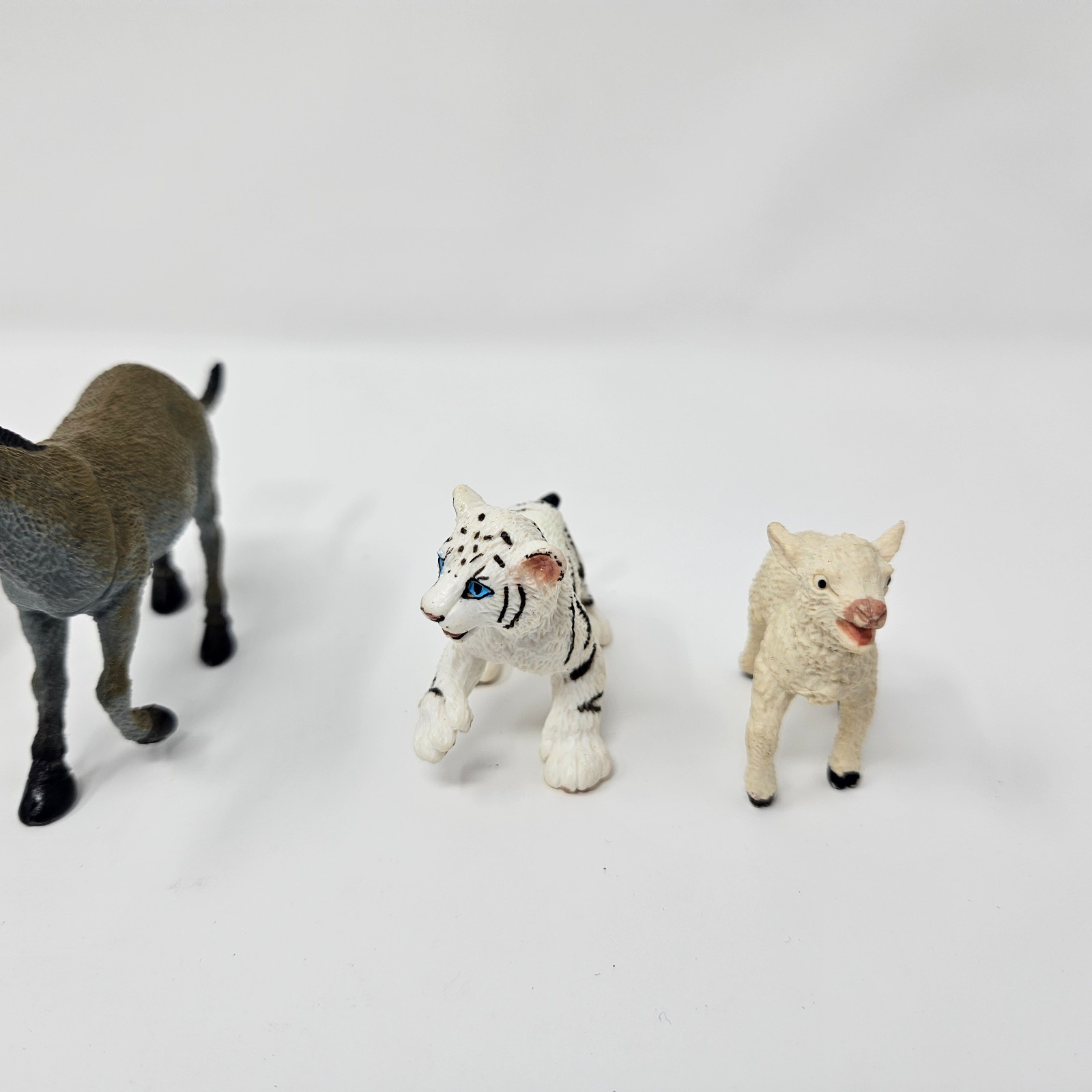Mojo Safari Mixed Animal Figures Lot of 6
