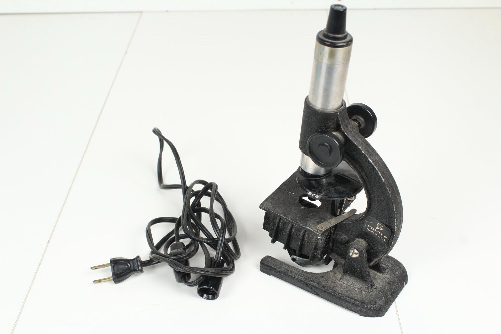 Lionel Porter Microcraft Student Microscope w/Metal Case MCM VTG UNTESTED READ