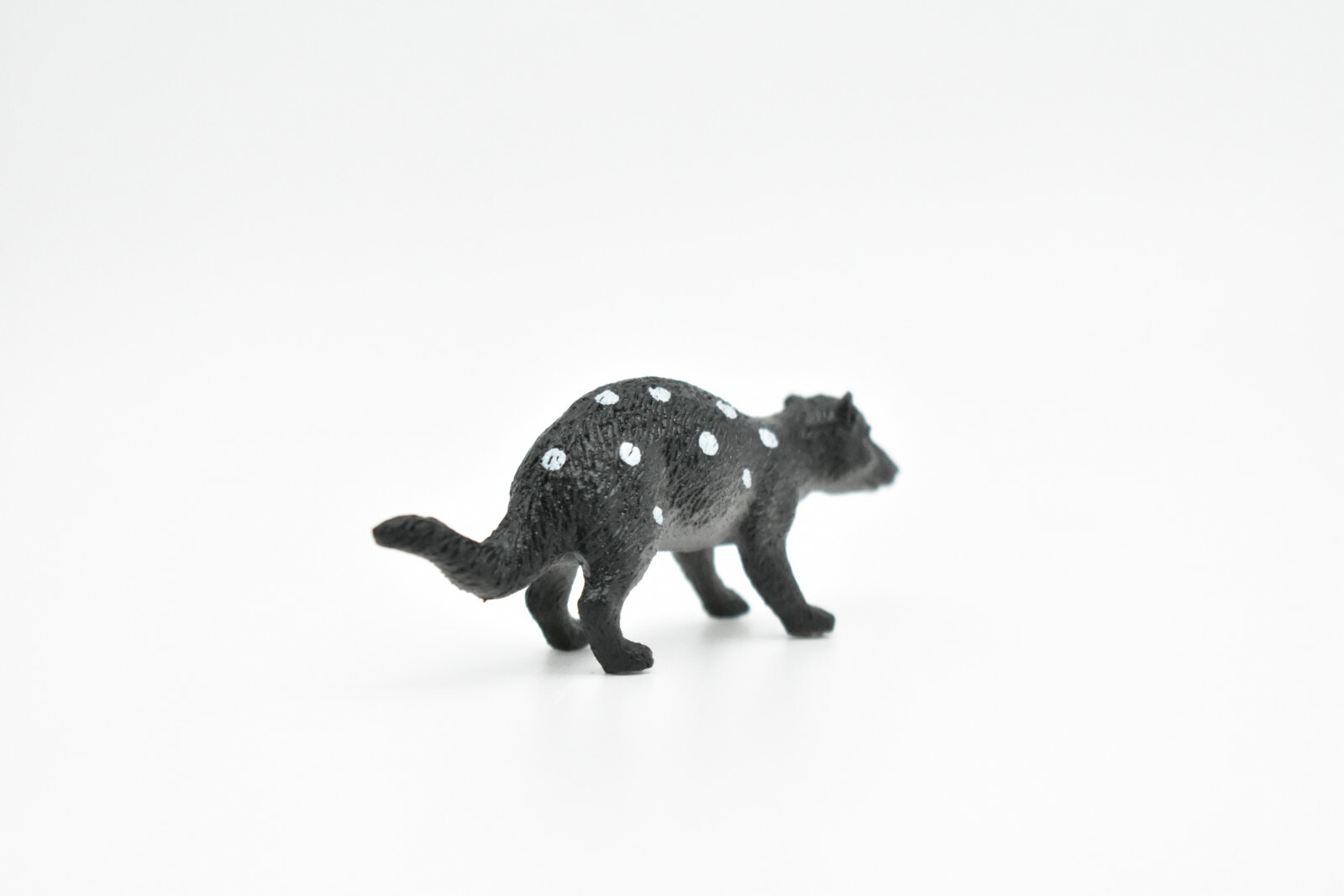Quoll, Australian toy Animal, Very Nice Plastic model, 2 1/2 ” CWG120 B238