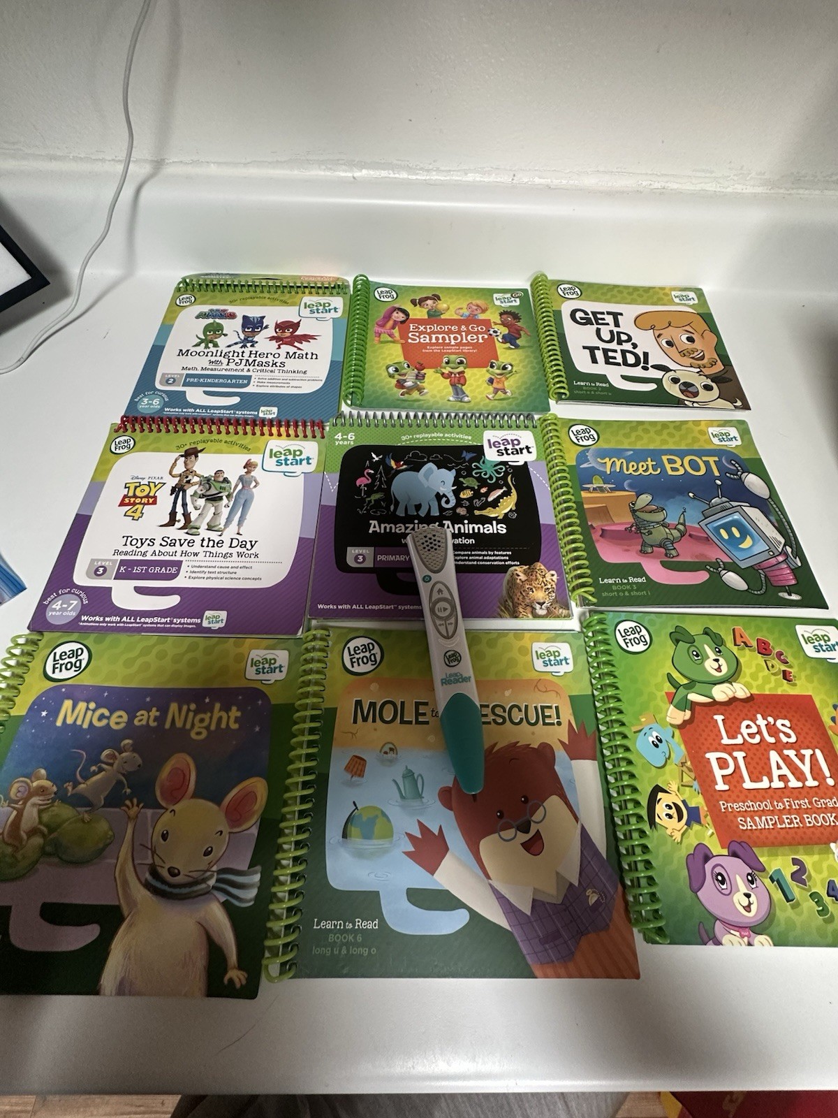 LeapFrog Leap Reader Rechargeable Pen (no Cable) Tested Working + 10 Books ReaD