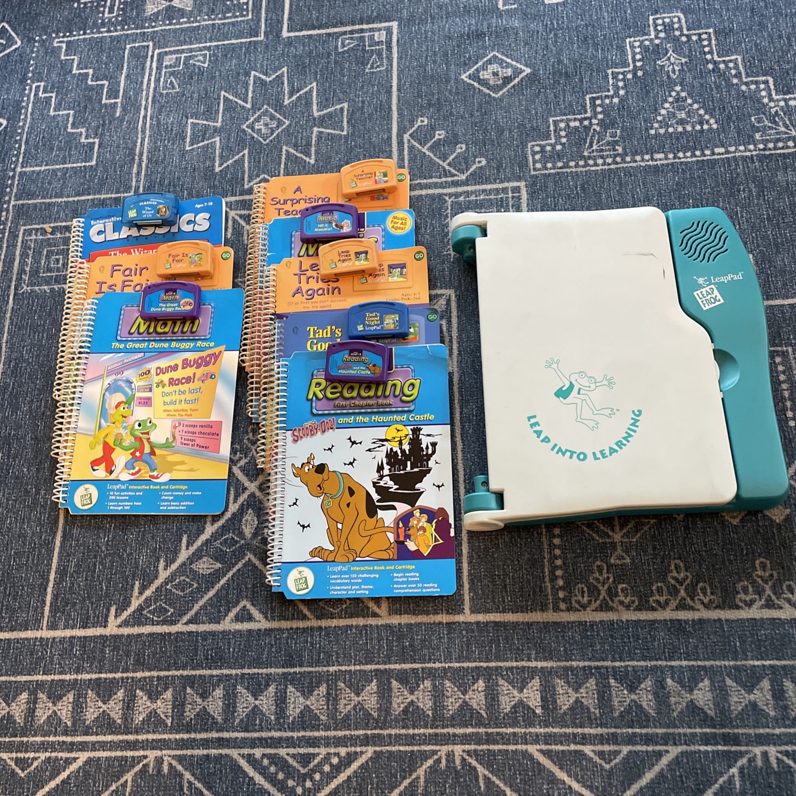 Leap Frog LeapPad W/ 8 Books & Cartridges Tested Ages 4-10