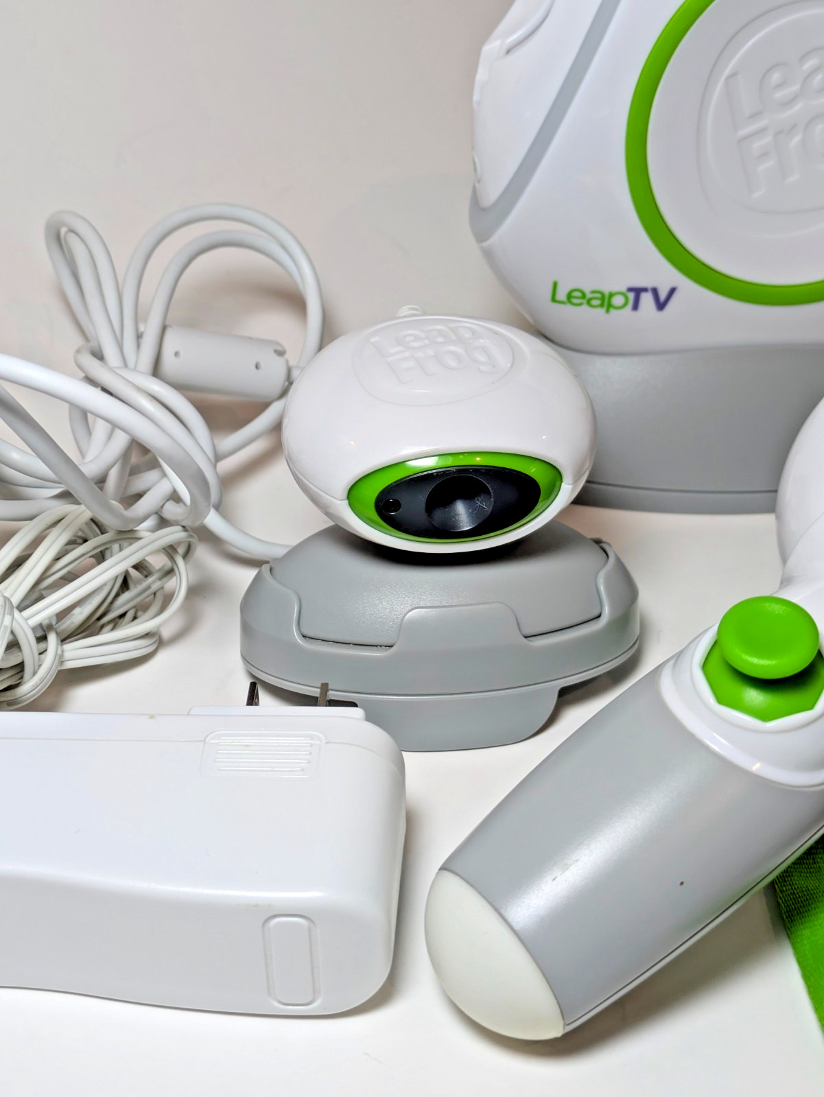 LeapTV Game Console Kids LeapFrog Educational Bundle 2 Controllers Camera Tested