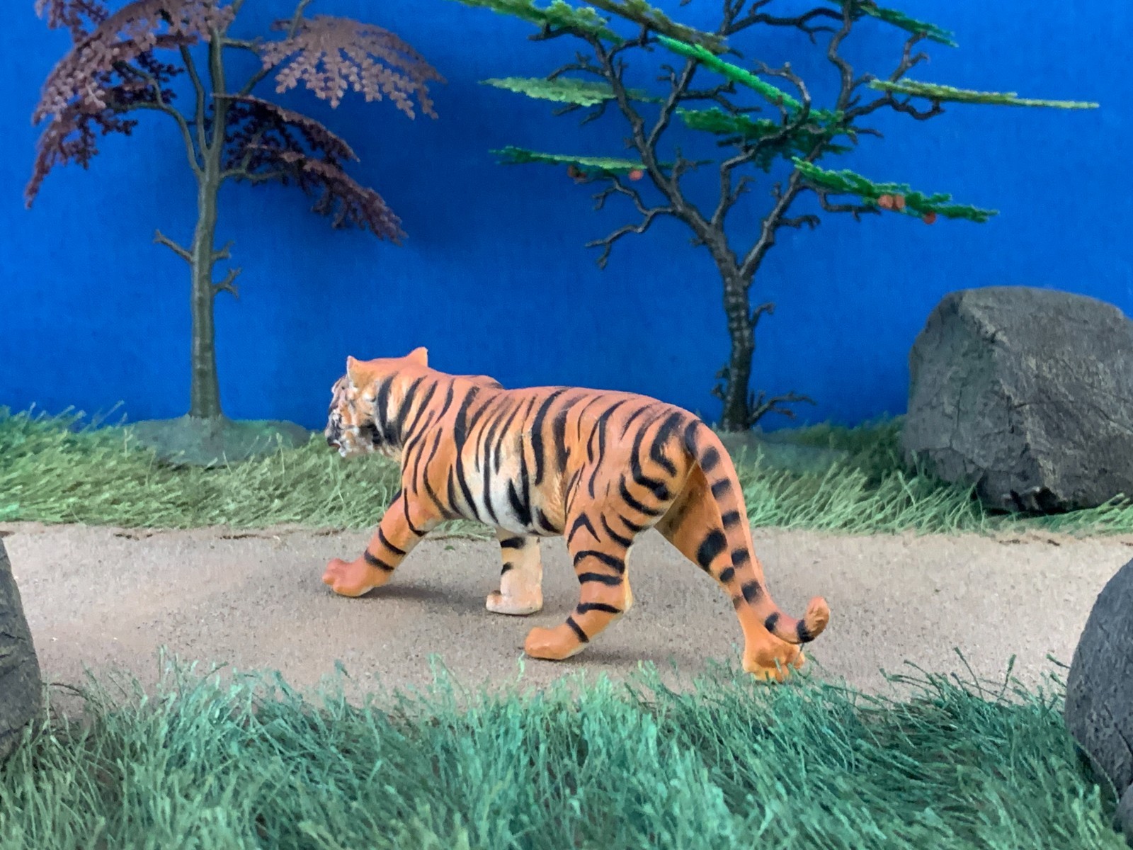 Elastolin by Preiser 5409 (47511) Walking Tiger Wild Animal Figures 1:25 scale