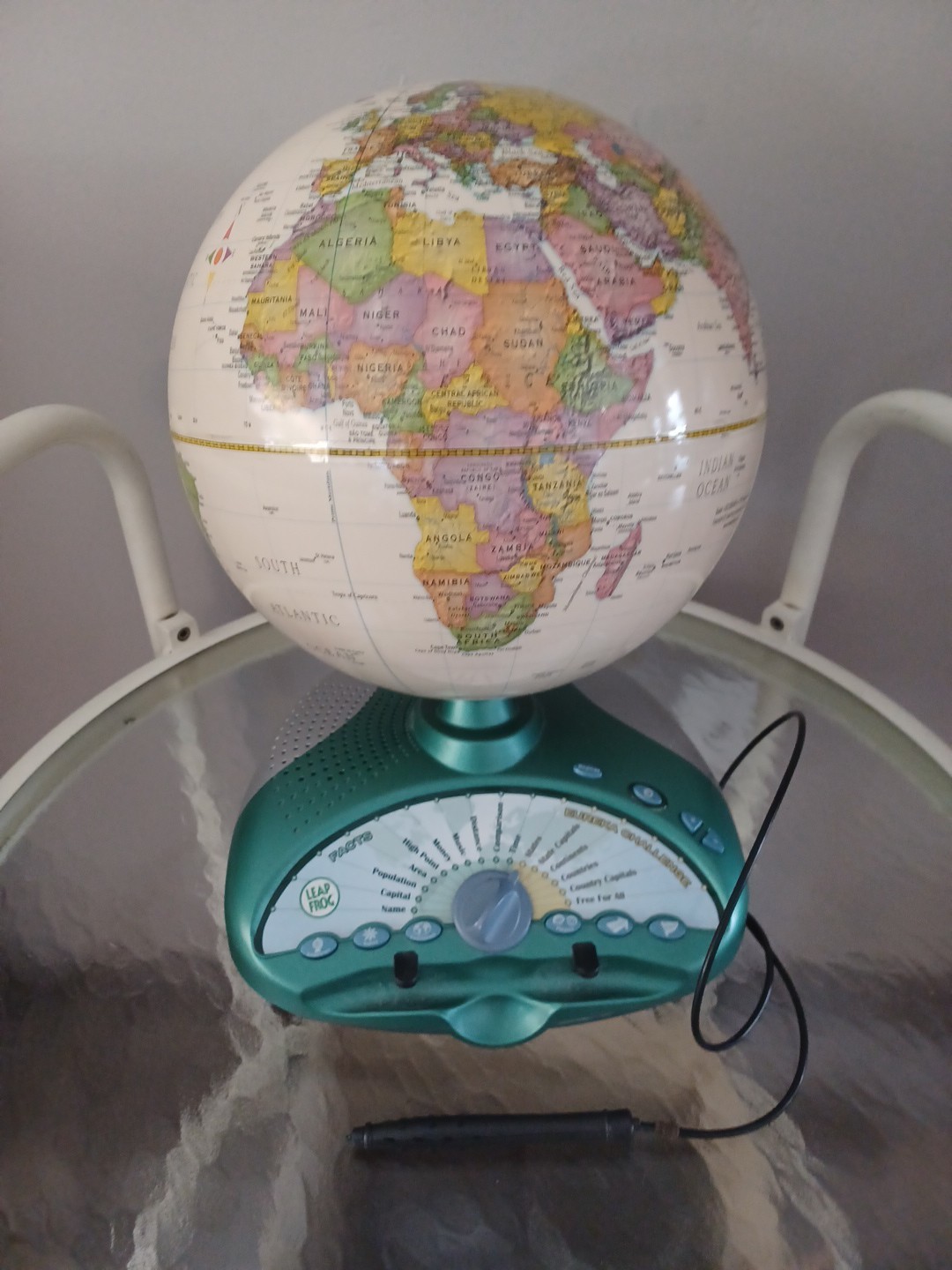 Vtg. Leap Frog Interactive Smart Globe Explorer Eureka Promotes Early Challenges
