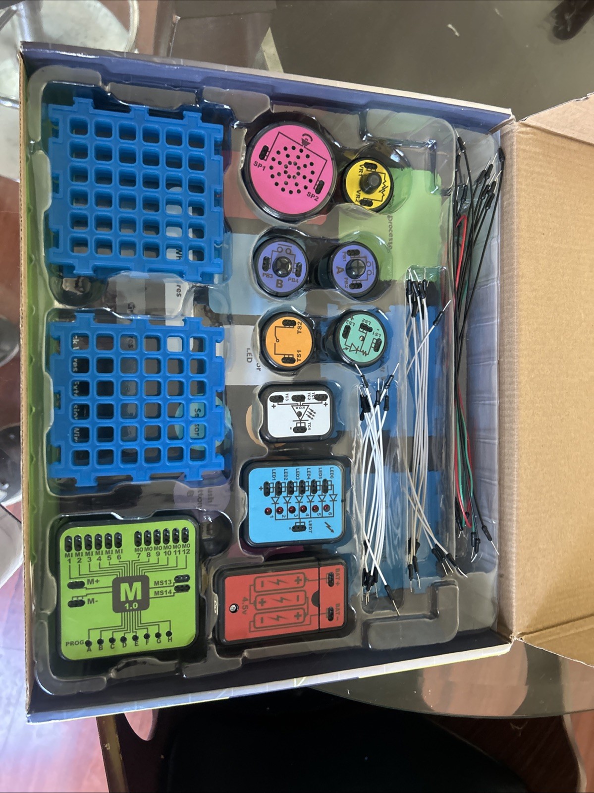 SmartLab Toys Smart Circuits Games & Gadgets Electronics Lab (SL14786) Complete
