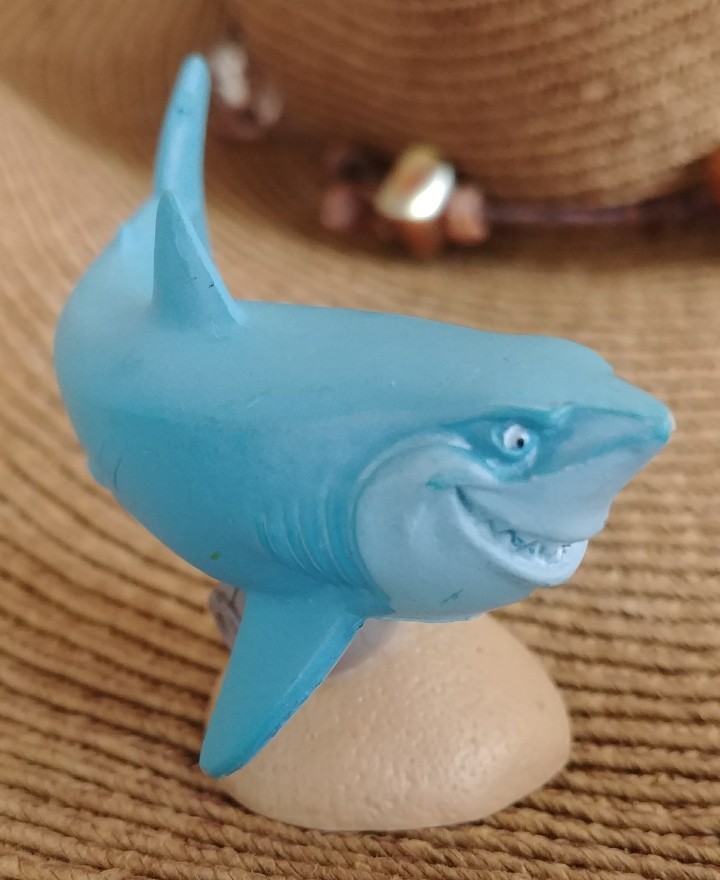 Evil grin 2.5 inch Great White Jaws with Mine Plastic Shark Attack Toy USED