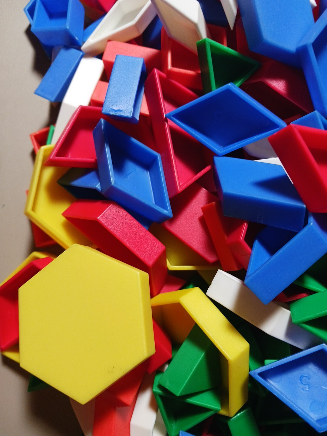 Geometric Pattern Blocks Lot Multi Color Shapes Plastic 200 Pieces