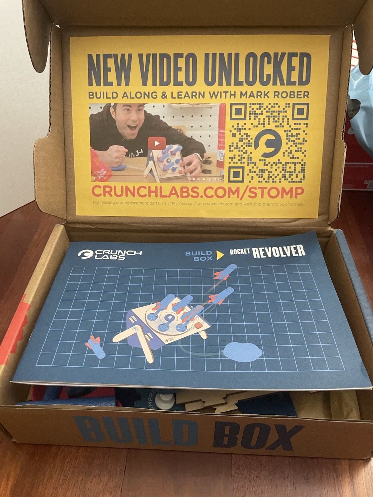 Pre-built – CrunchLabs Rocket Revolver Box 12 – READ DESCRIPTION