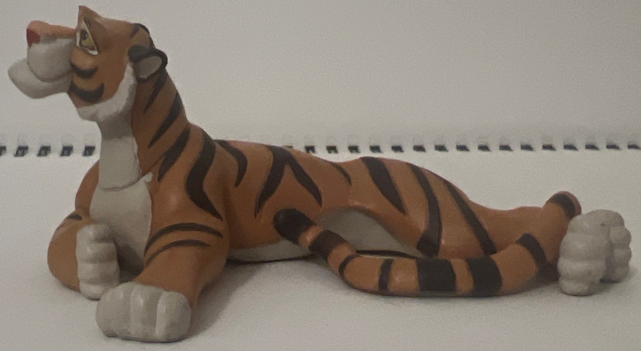 Disney Store Aladdin Jasmine’s Tiger Rajah PVC Figure Laying Down 5 Inches
