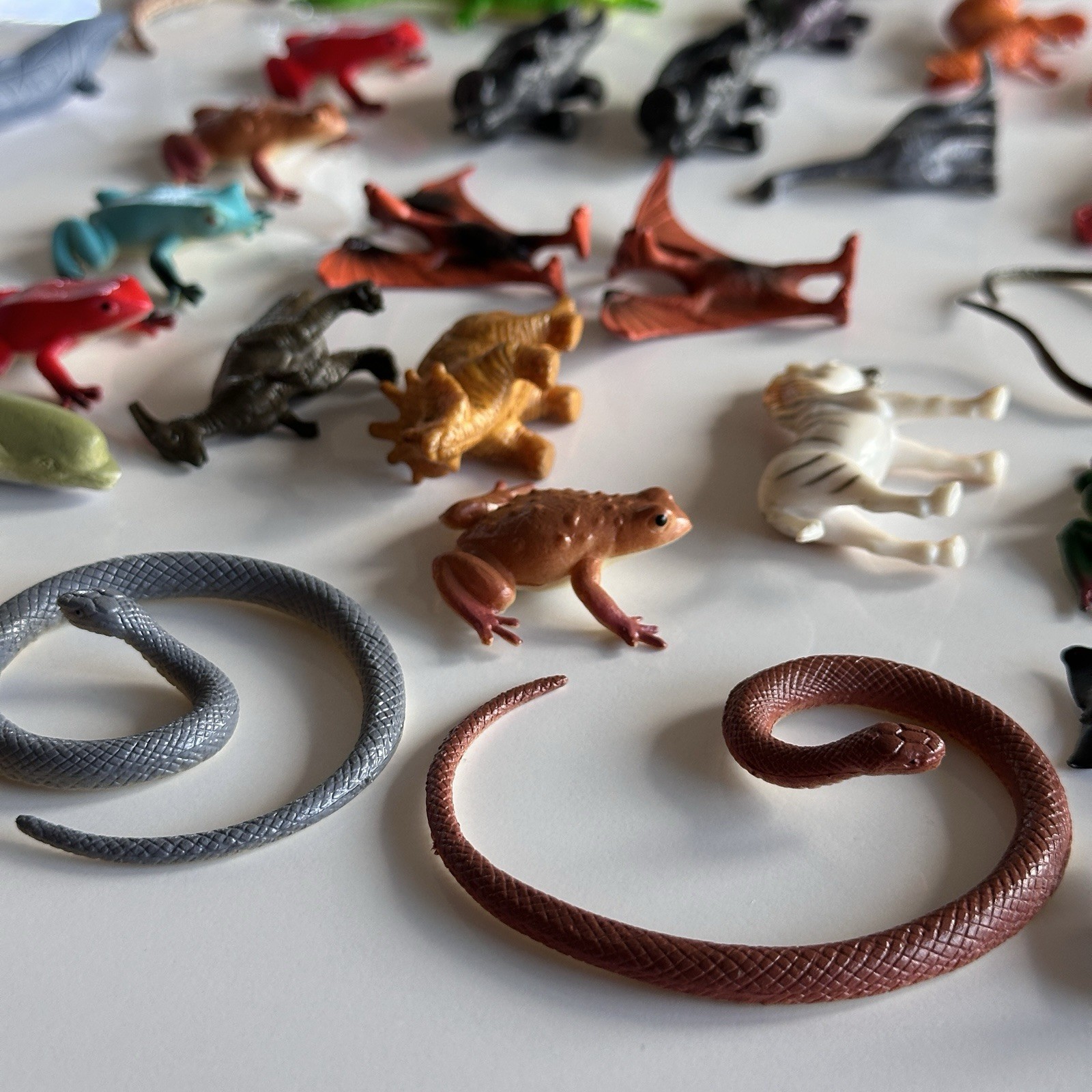 46pc Mini Plastic Dinosaur Animal Toy Lot Figures Reptiles Sharks Frogs