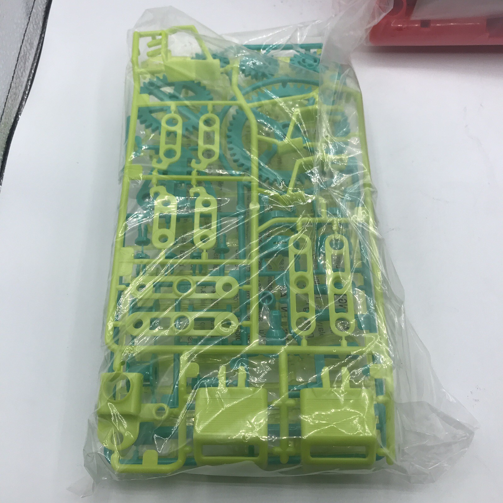 Candy Claw Machine Arcade Game Maker Lab STEM Experiment Kit Engineering 550103