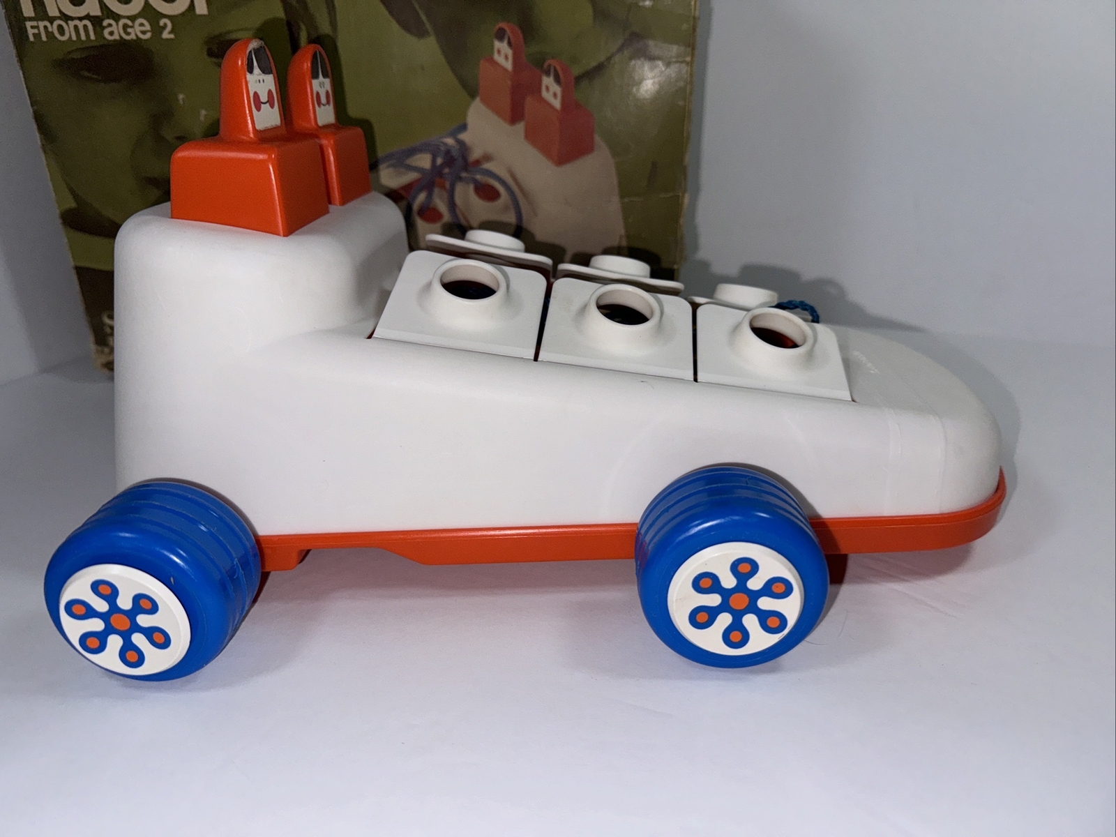 LACER RACER a shoe car w/ signs to learn shoe tying Including Box