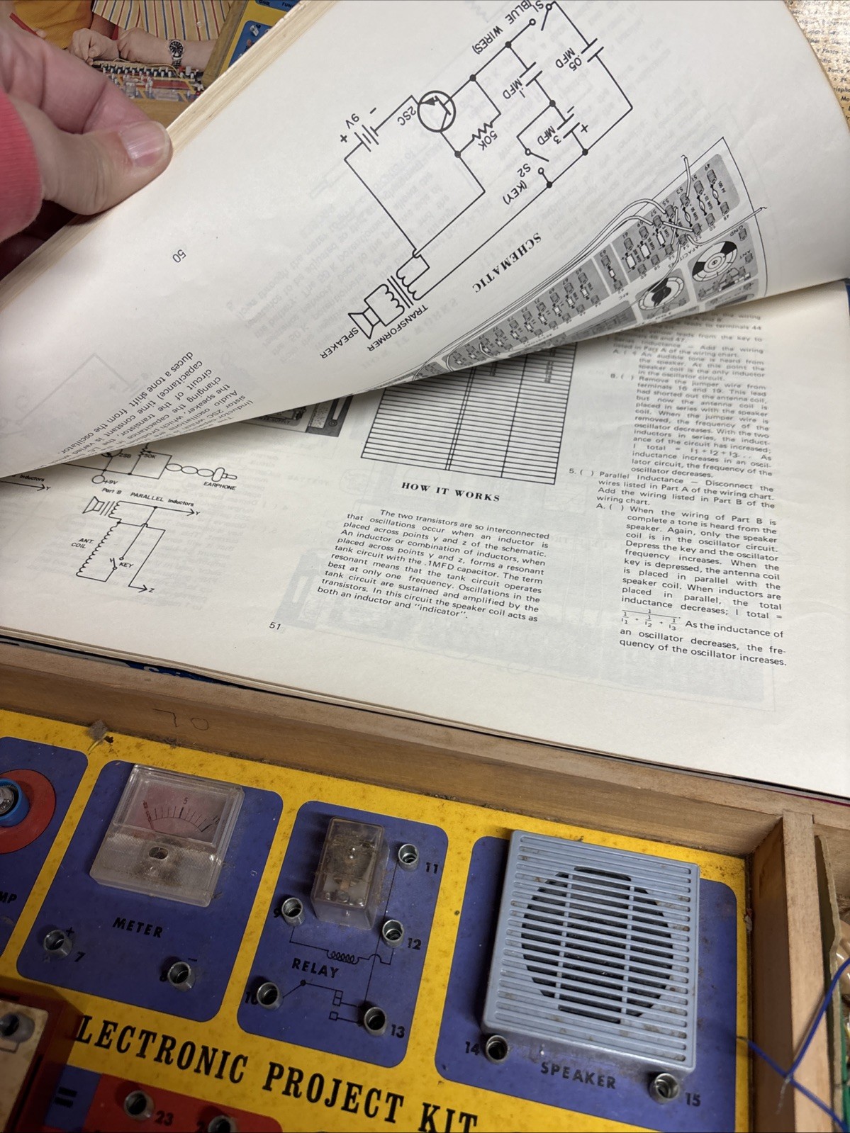 Two Science Fair Electronic Project Kits, 150 And One And 101 28–220 And 28–248