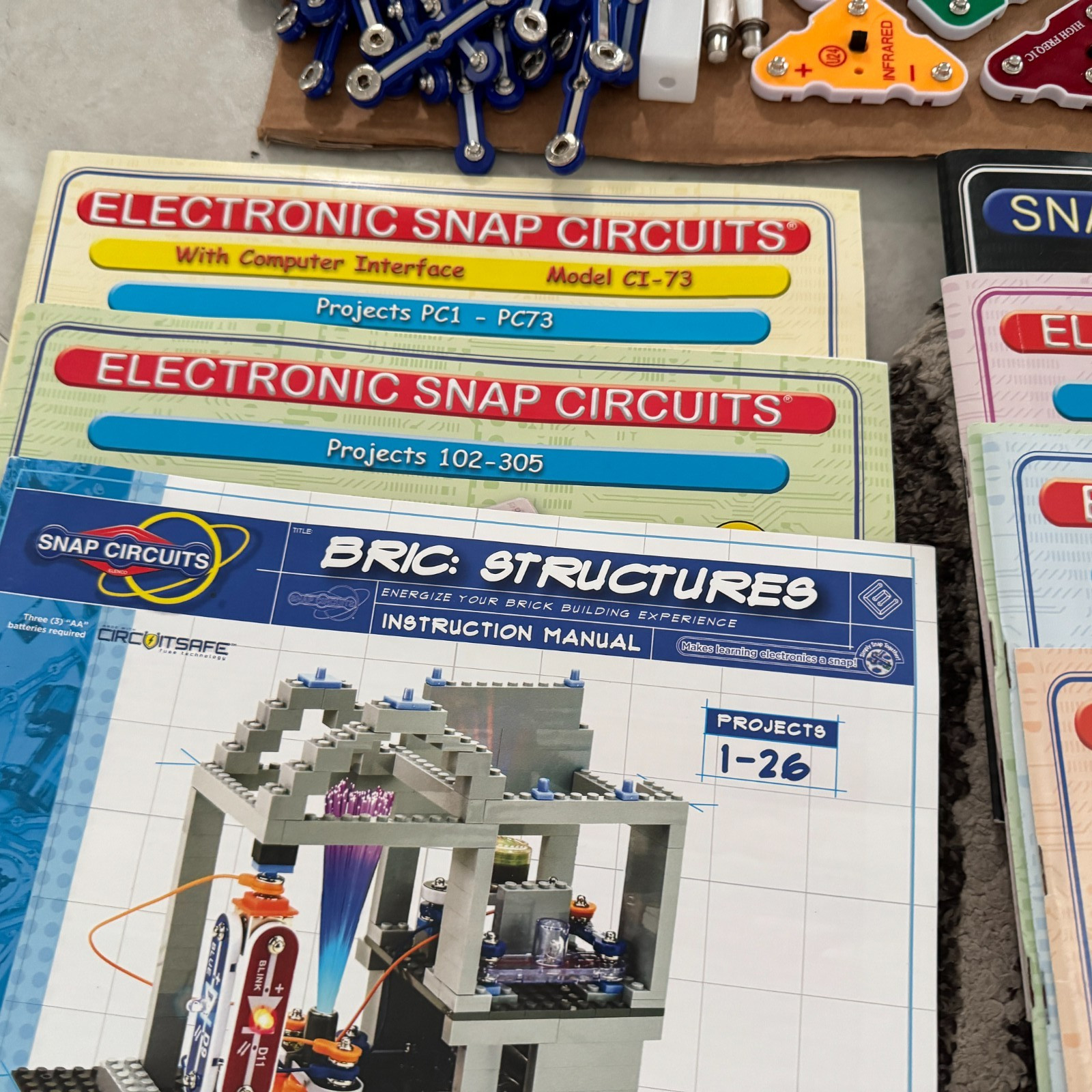 Snap Circuits Elenco Lot of Several Kits With Manuals