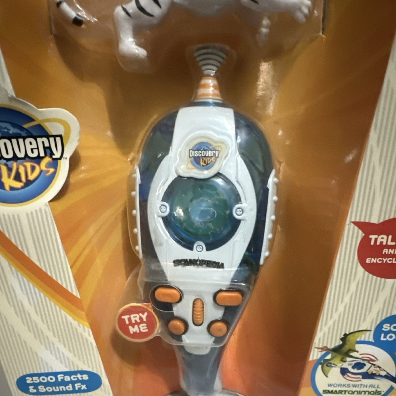 Discovery Kids Scanopedia Electronic Talking Animal Encyclopedia Learning System