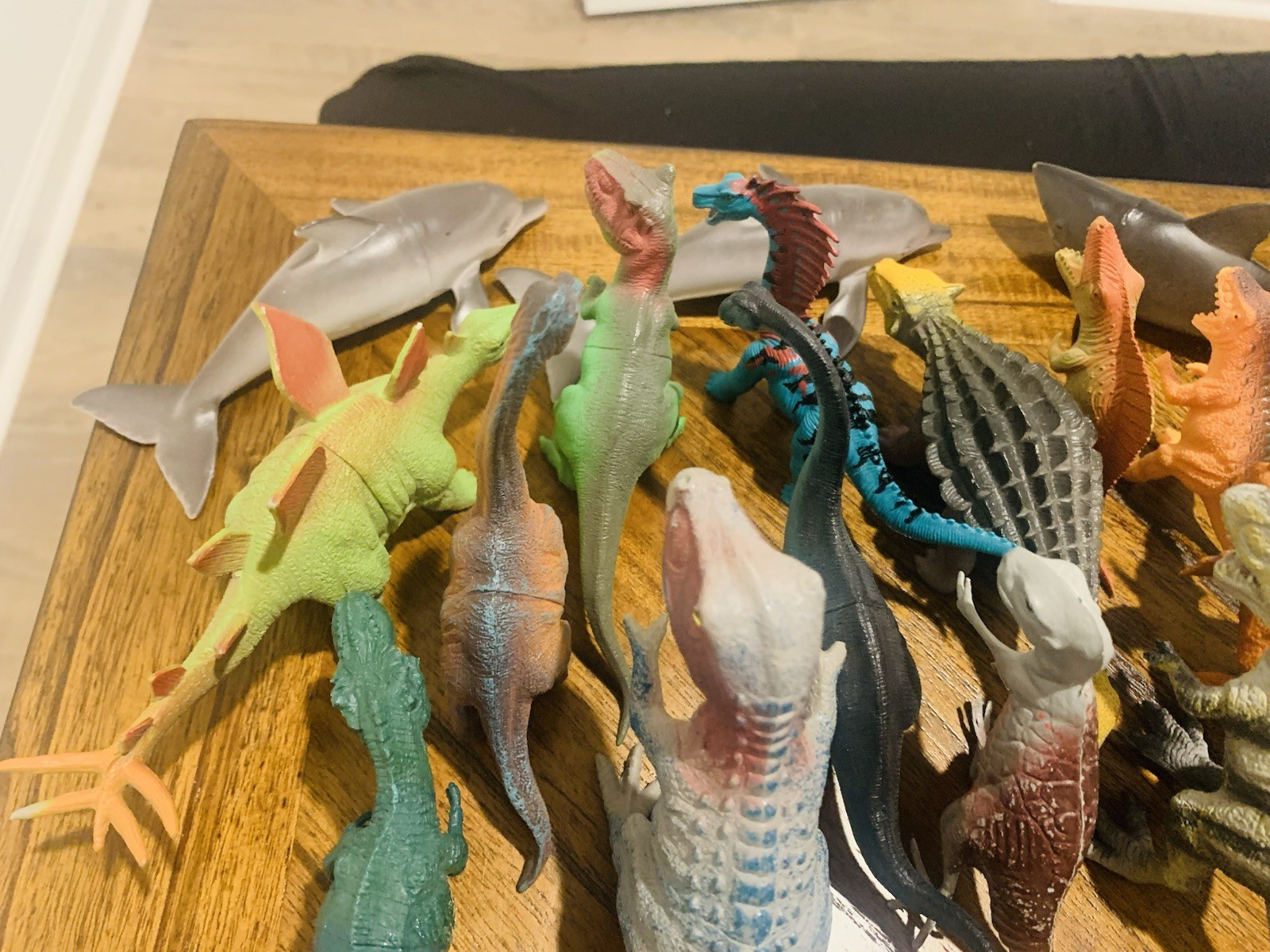 Lot of 18 Children’s Toys Dinosaurs Sharks Dolphins & Turtle Educational Learn