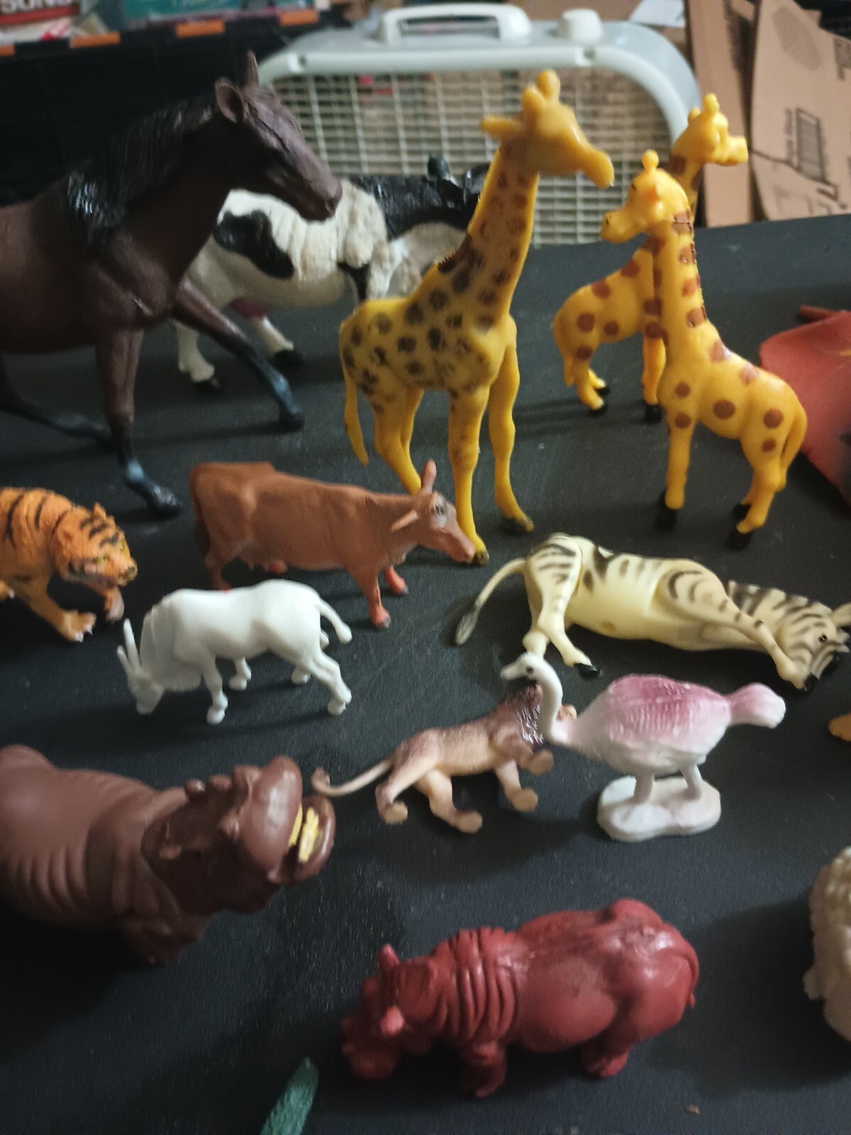 Miniature Vintage Plastic toy Lion’s Tiger Cows Horses Hipposarge Lot Mixed