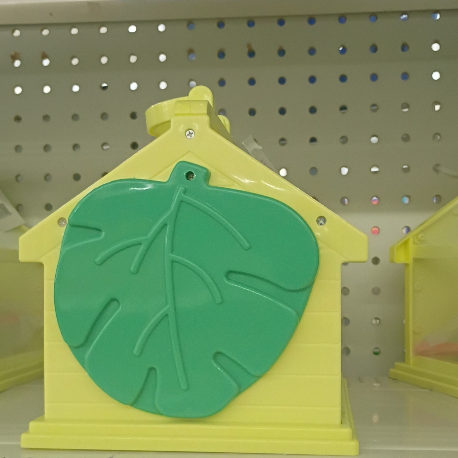 Yellow Mesh Insect Habitat Cage with Green Leaf Design for Ages 4-7, 8-11 Years