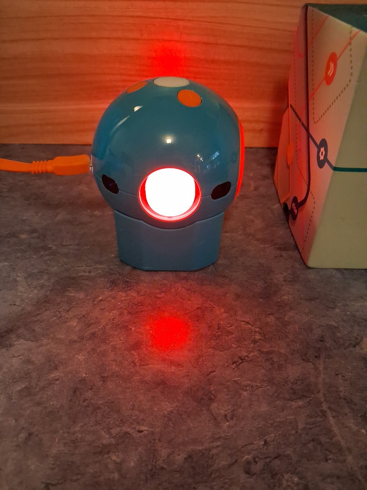 Blue Wonder Workshop Dot Robot D001, Lightly Used-Works Perfect-No Damage-