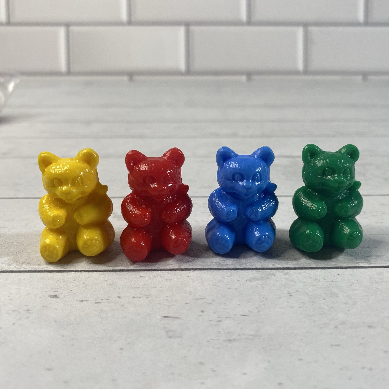 Plastic One Inch Teddy Bear Counters Red Yellow Blue Green Lot Of 97