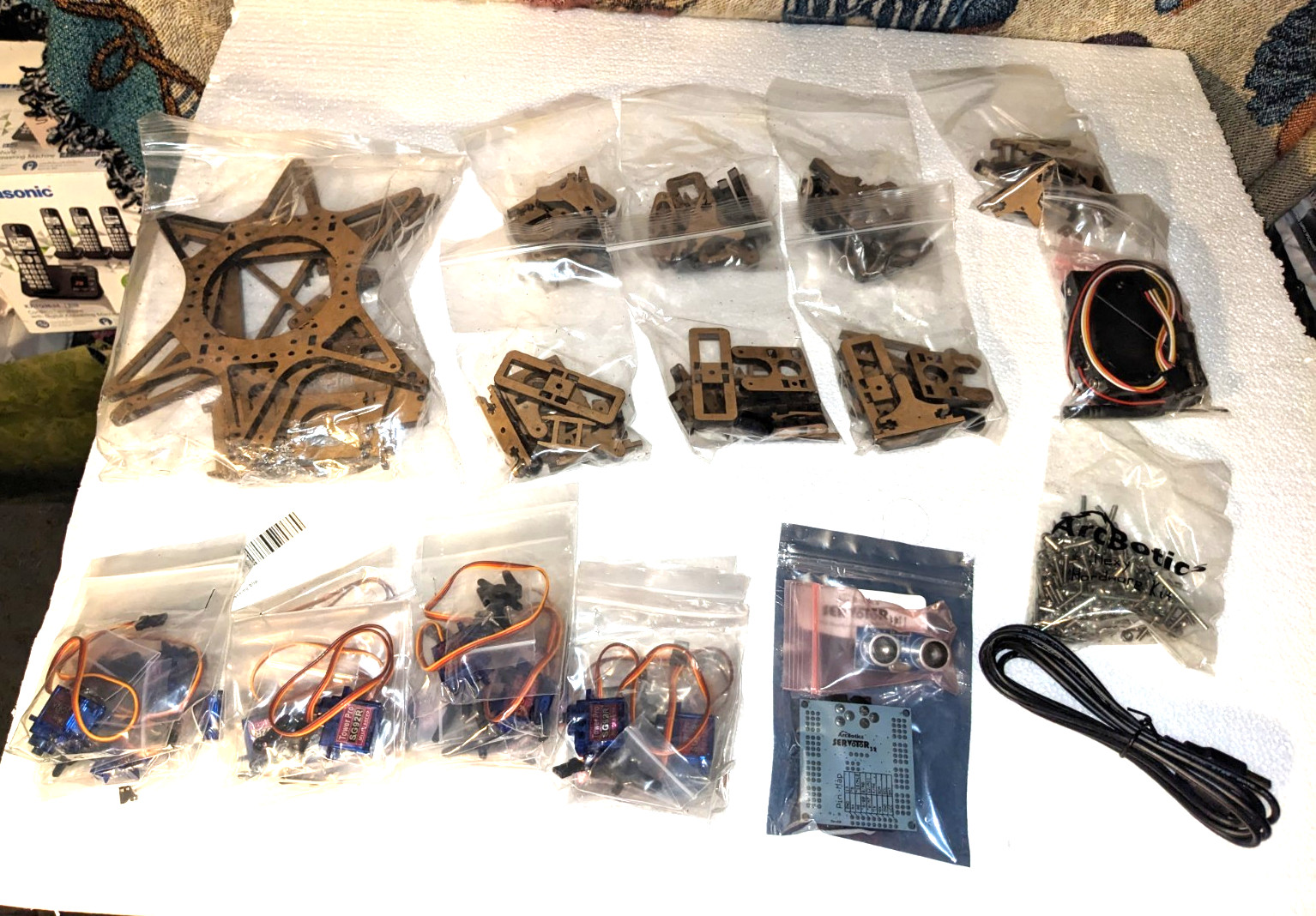 ArcBotics Hexy Hexapod Robot New Arduino Open Source 6-Legged DIY Kit First Set