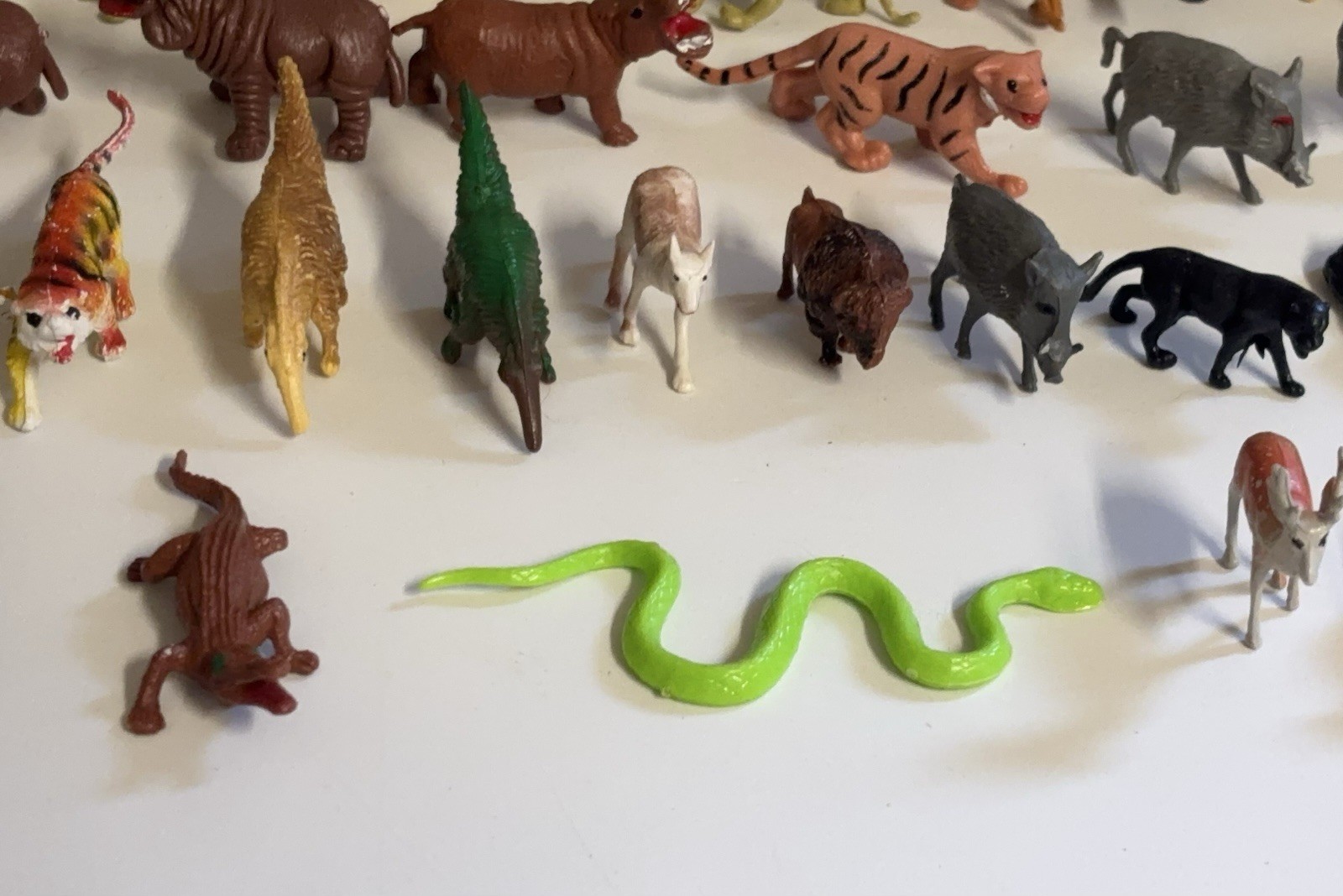 Huge VTG Lot Of Miniature Toy Plastic Safari Animal Figures 83 Pieces Unbranded