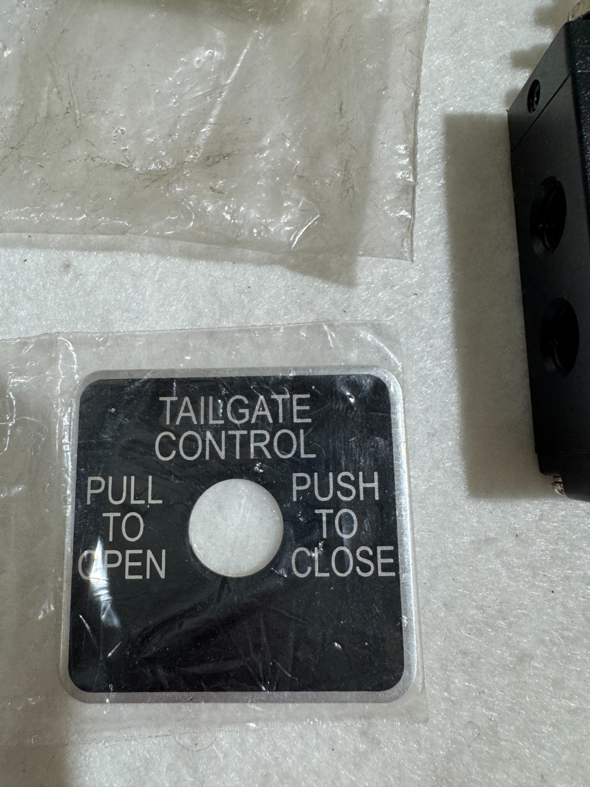 TRUCK STAR 4-Way 2-Position Air Valve Push-Pull Dump Truck Tailgate Valve BAV010