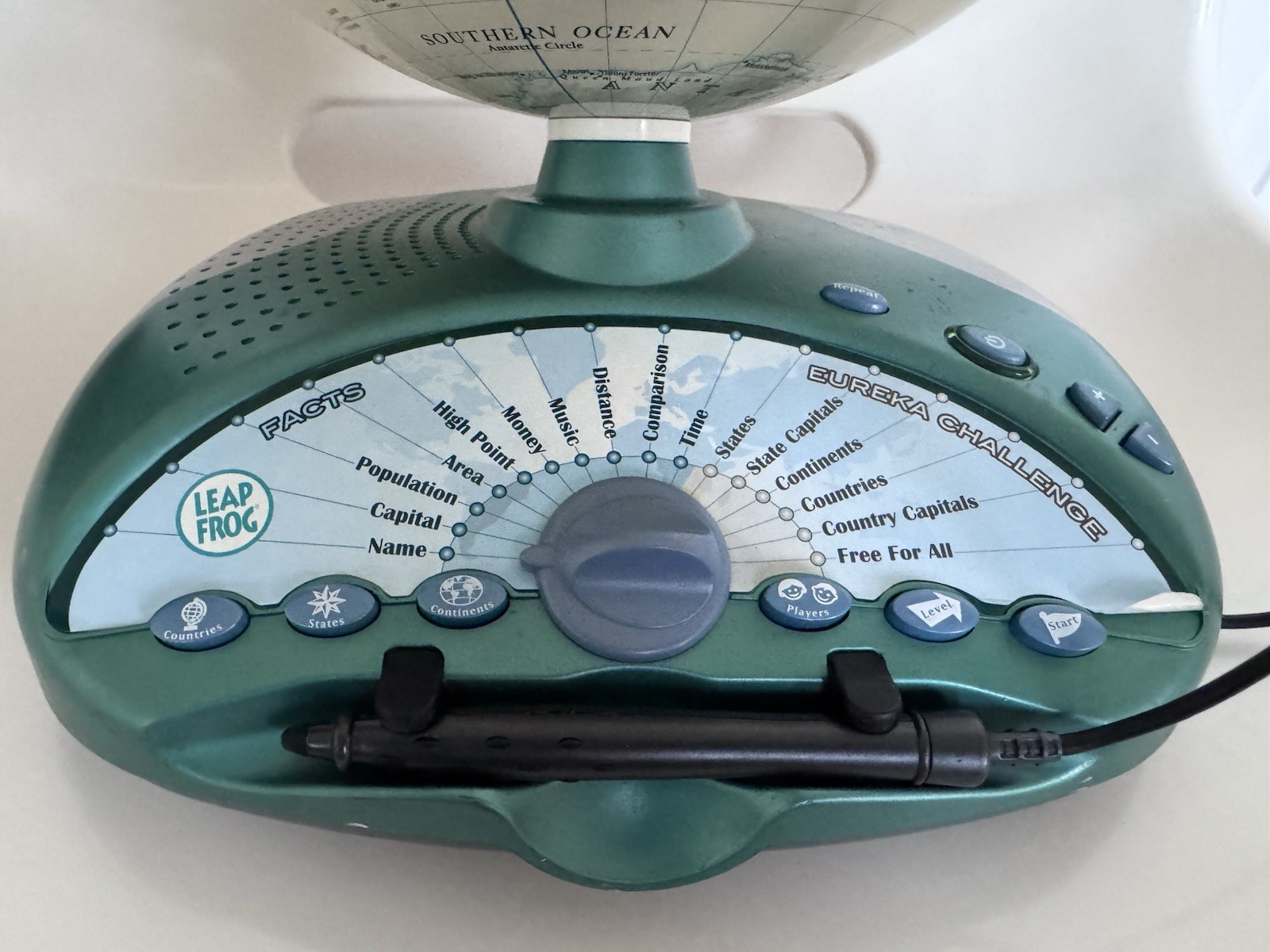 Leap Frog Interactive Talking Smart Globe Eureka Challenge Geography Game Works