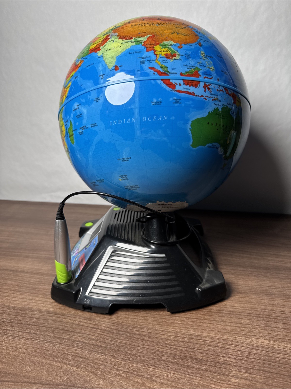 LeapFrog Magic Adventures Globe 2.8″ Video Screen BBC Videos Interactive Games