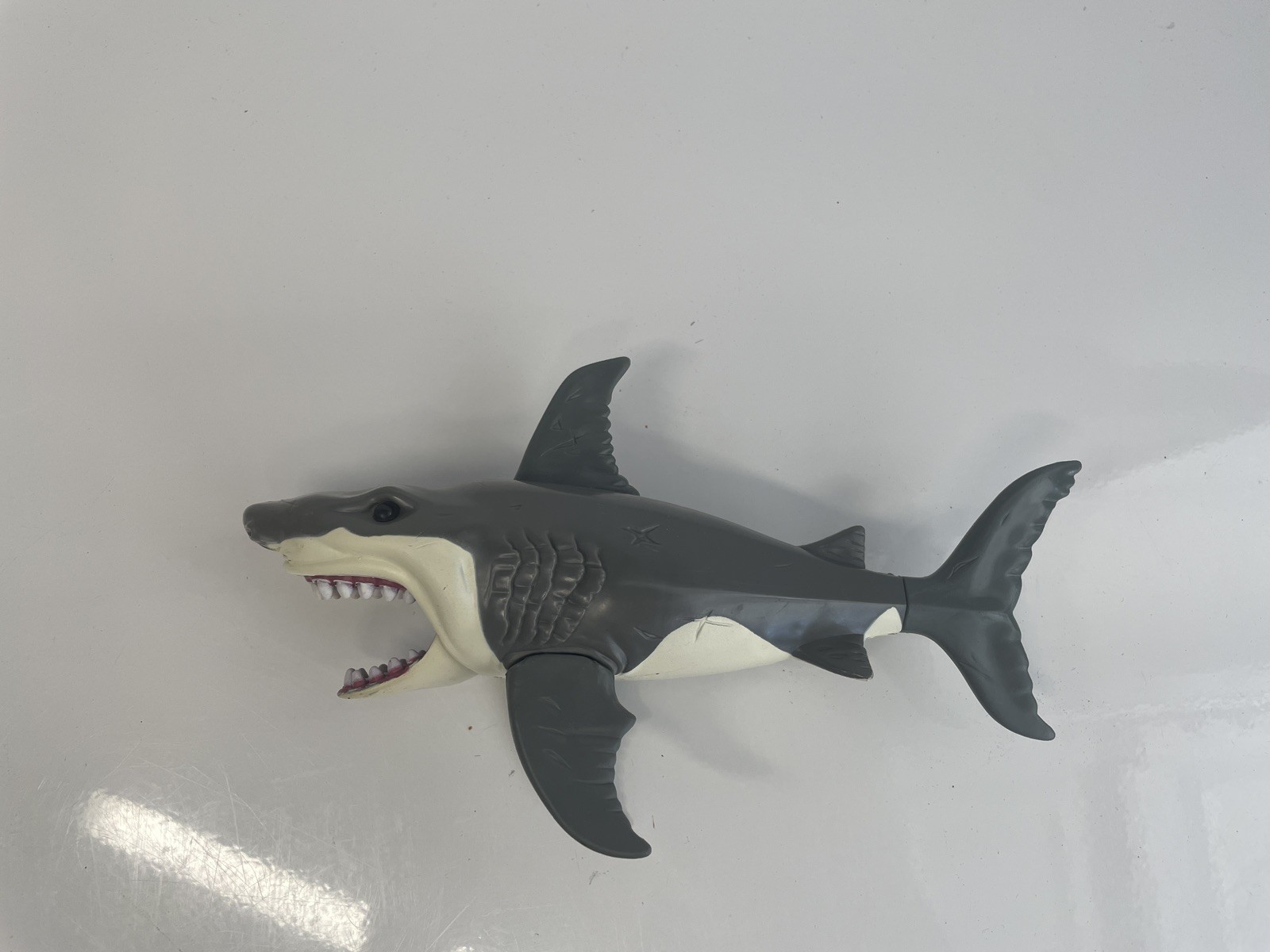 Animal Planet Toys R Us Deep Sea Chomping Shark Research Playset Angler Octopus