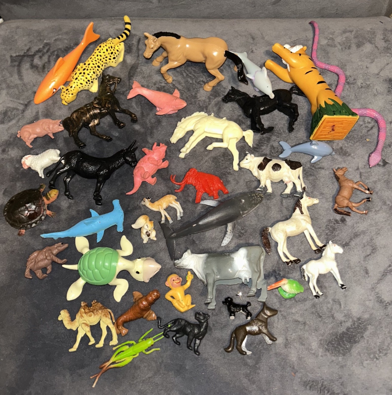 HUGE Mixed Lot Safari K&M Wildlife Sea Creatures Vintage & New Figures Toys LOOK