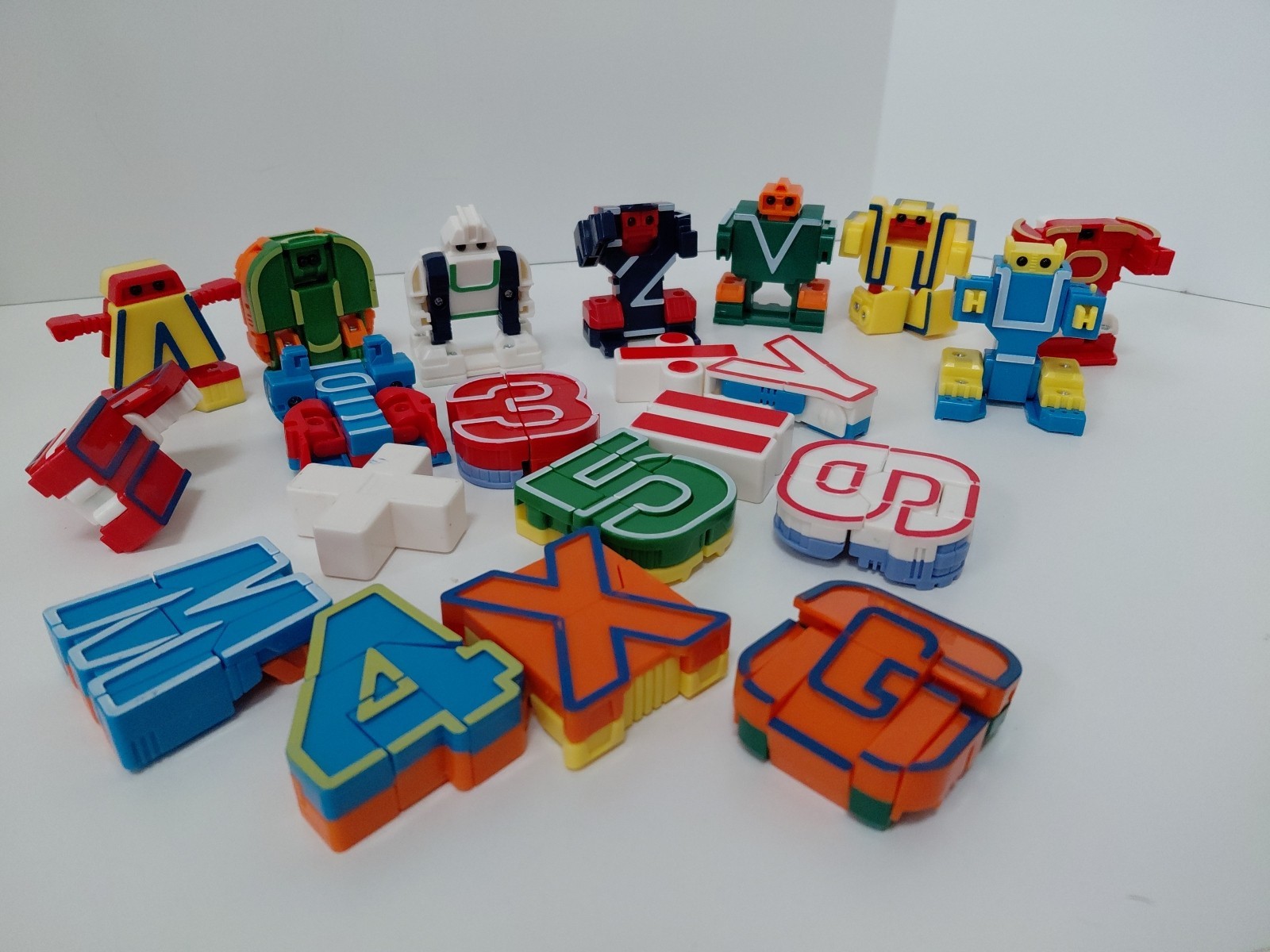 Mixed Lot Lakeshore Toys Alphabots Letters Alpha Bots Transformers Lot of 38 VTG