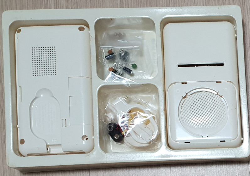 Vintage Academy ATOM KIT FM Radio DIY Electronics Kit Korea 1998
