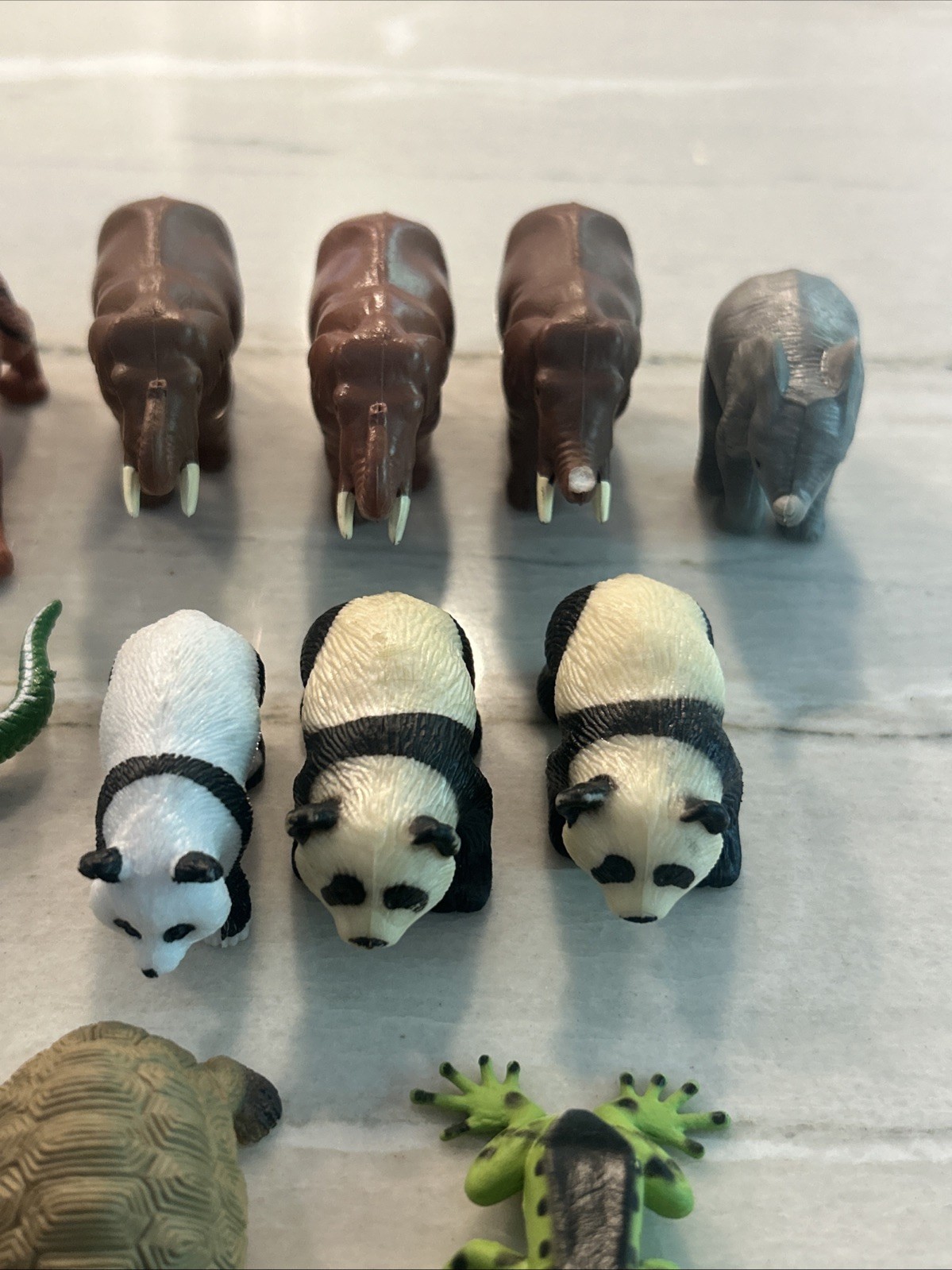 K&M Animal Plastic Figures Zoo Wild Animals Lot (32)