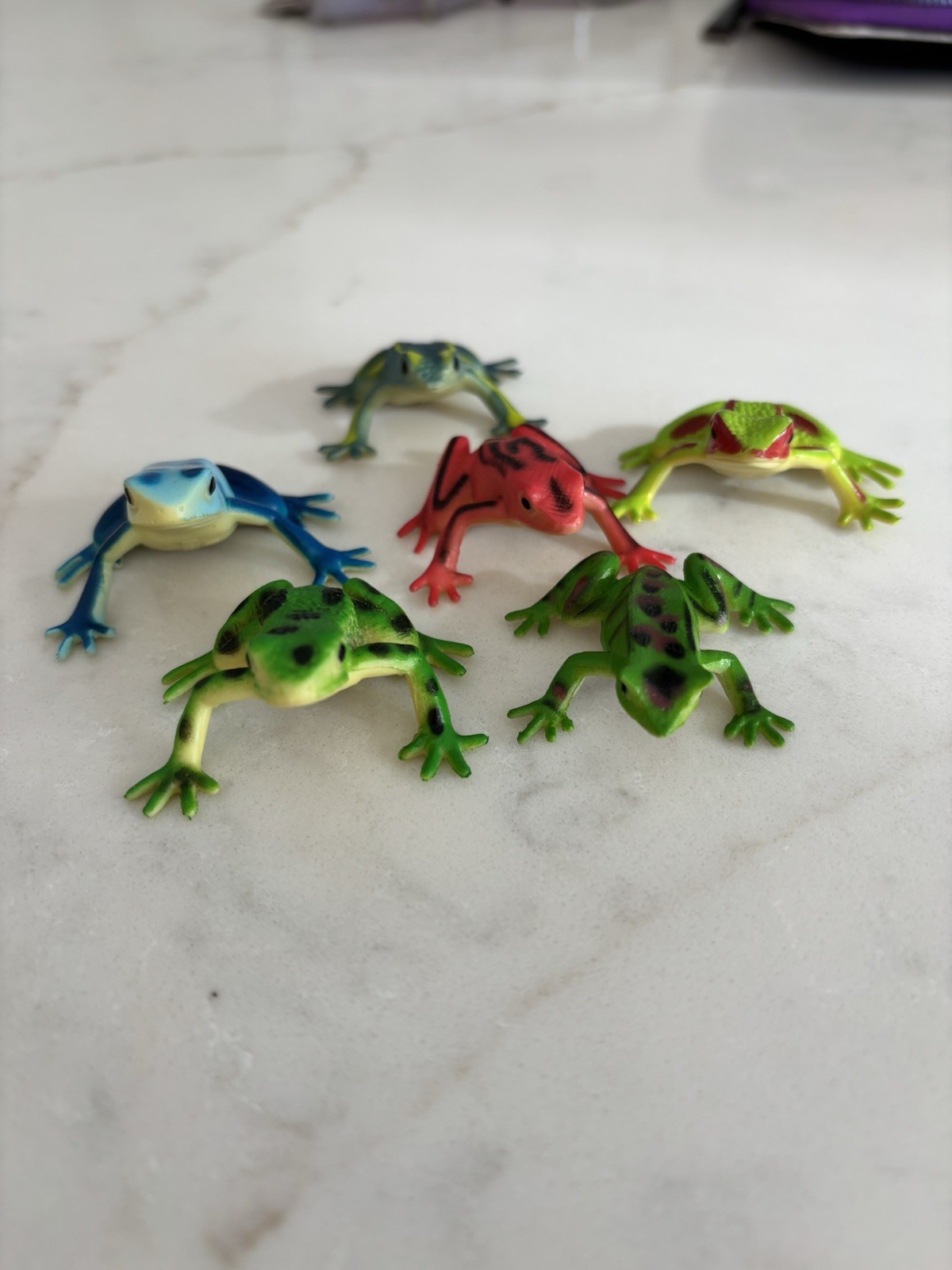 Mixed Lot of Tropical Rainforest Frog Toys Animals Figures 1.5″-2″