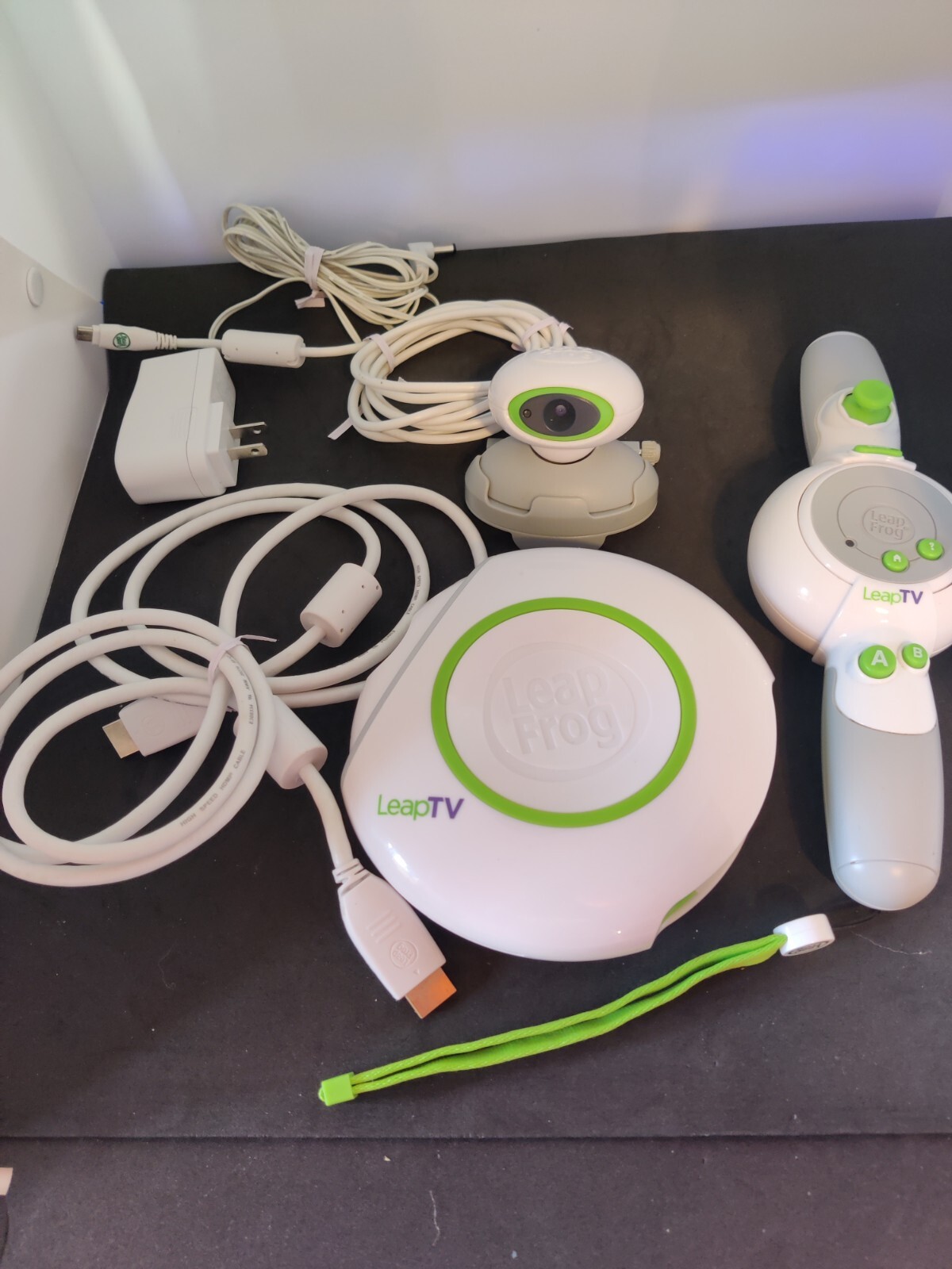 LeapFrog Leap TV Educational Video Game Console Gaming Motion Sensing & Leap pad