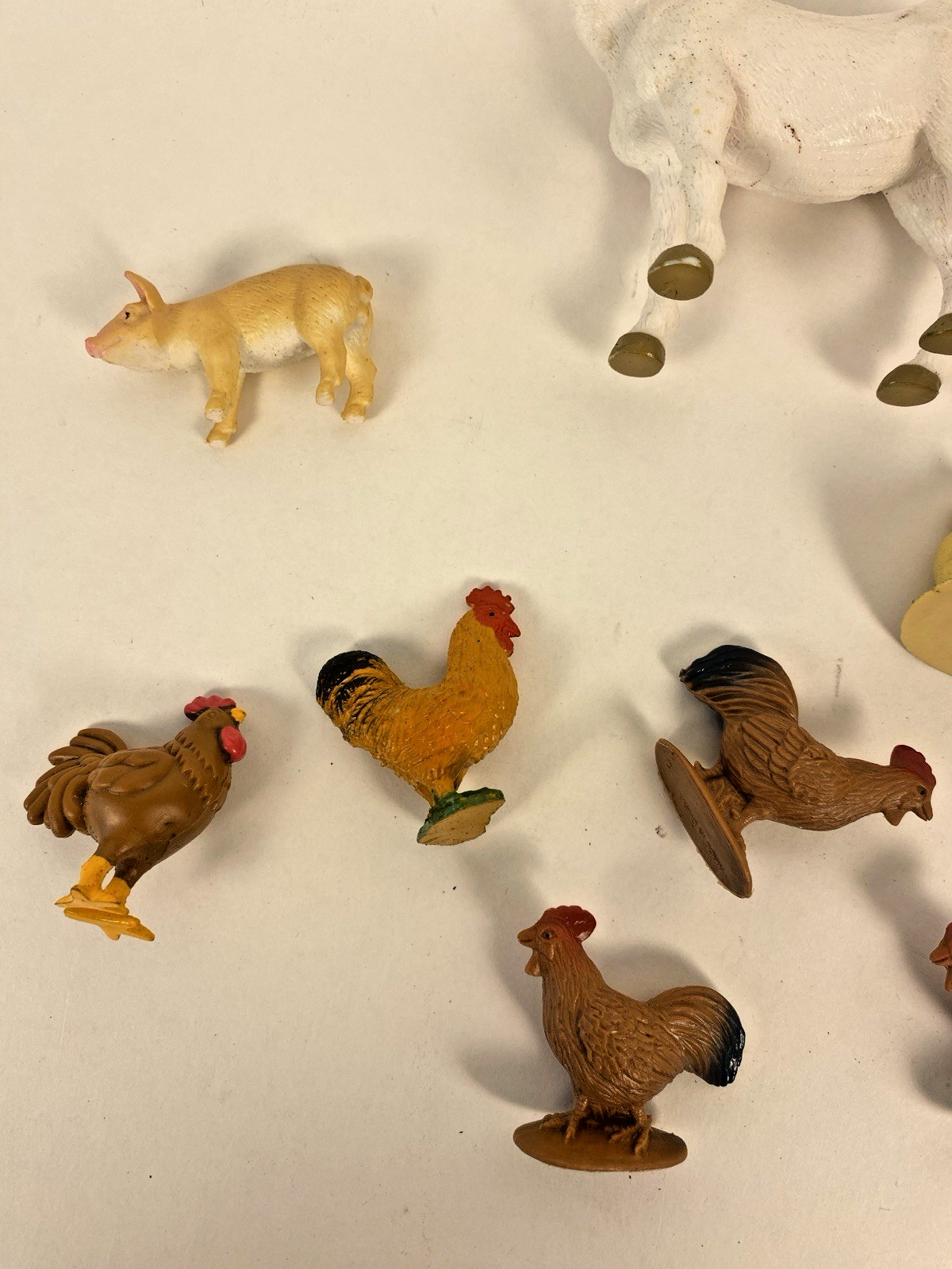 Lot 14 pcs Assorted Small Plastic Farm Animals Horse Sheep Dog Geese Chicken Pig